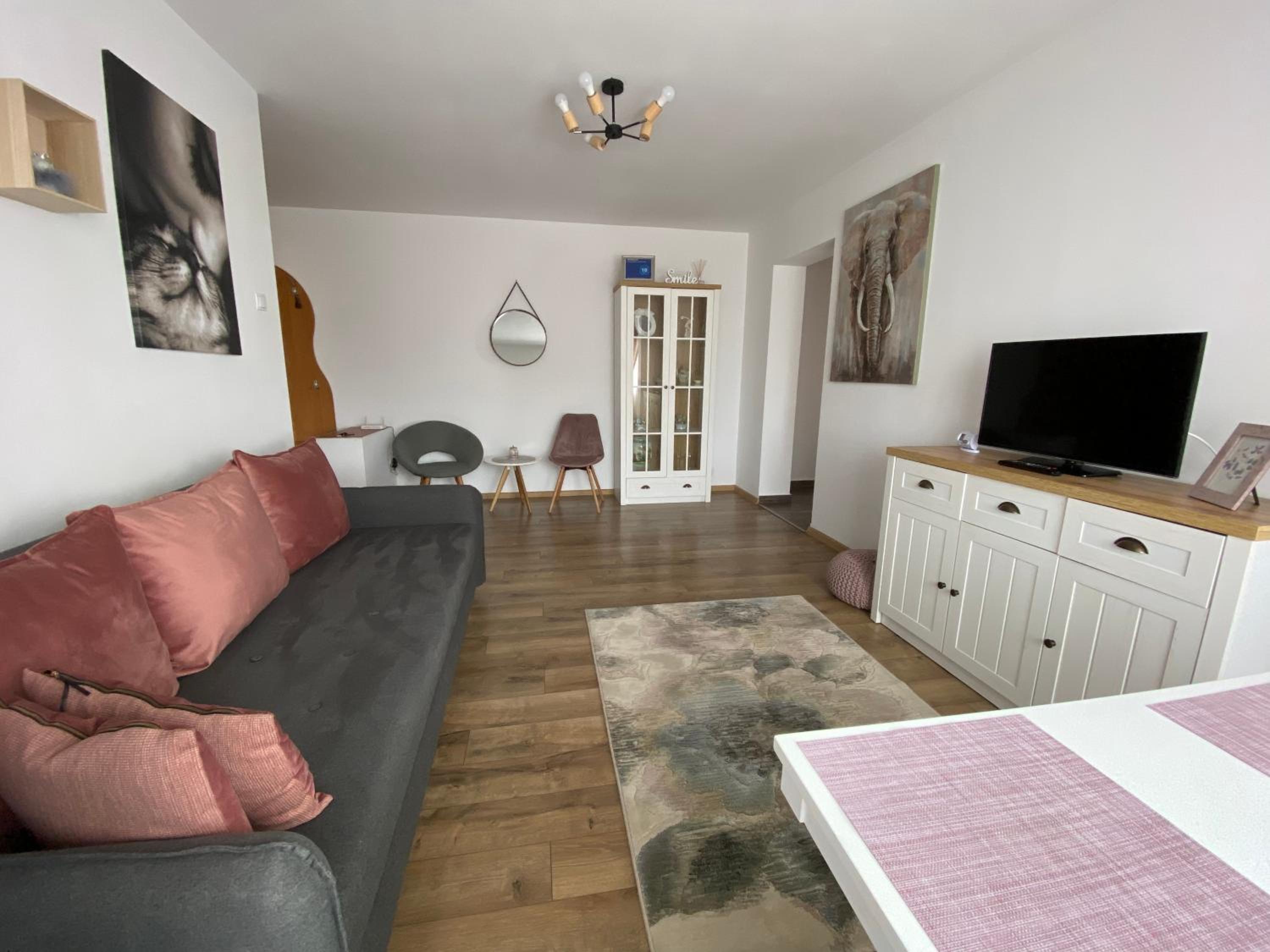 One-Bedroom Apartment - Photo 6