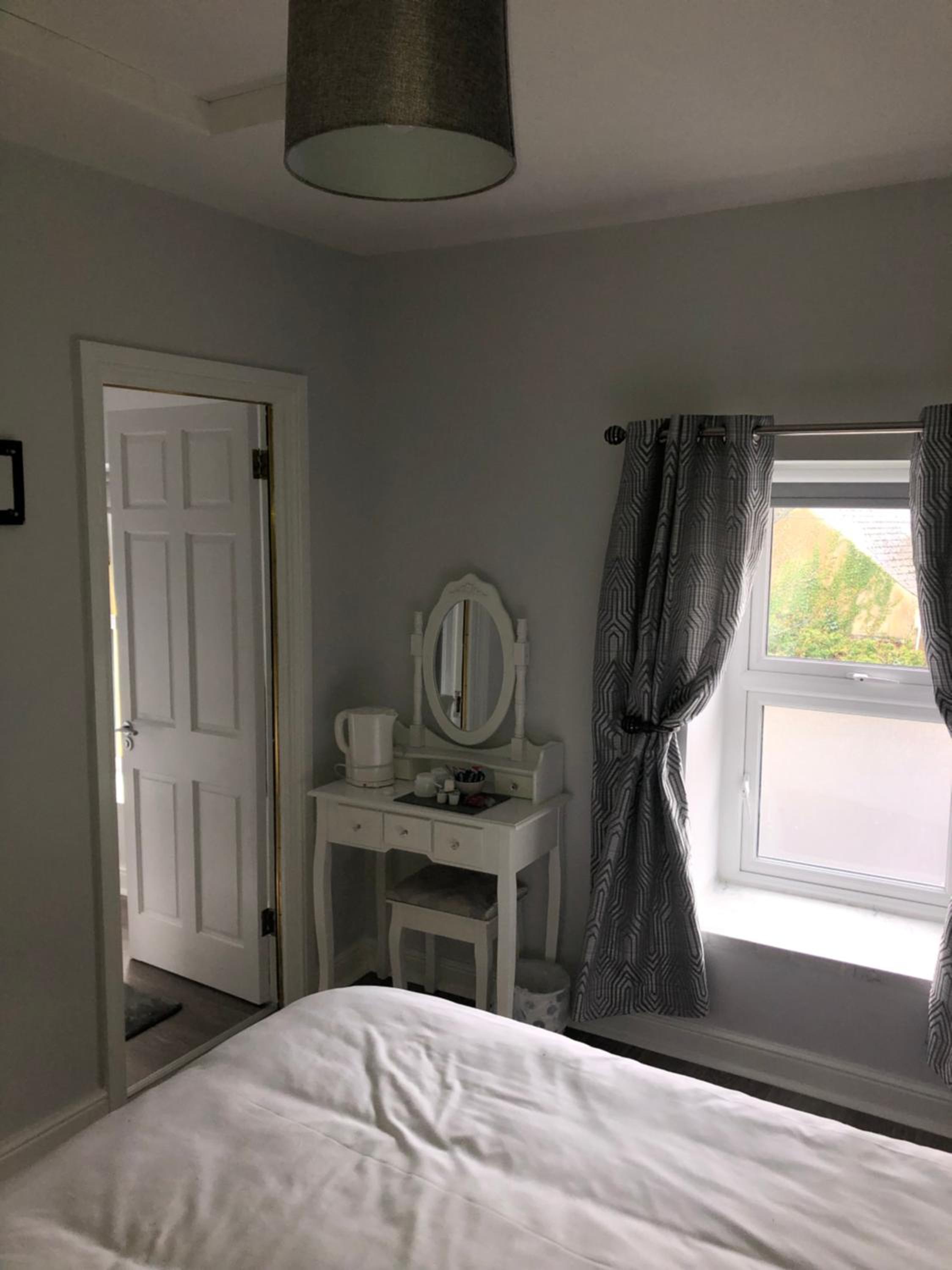 Budget Double Room photo 2