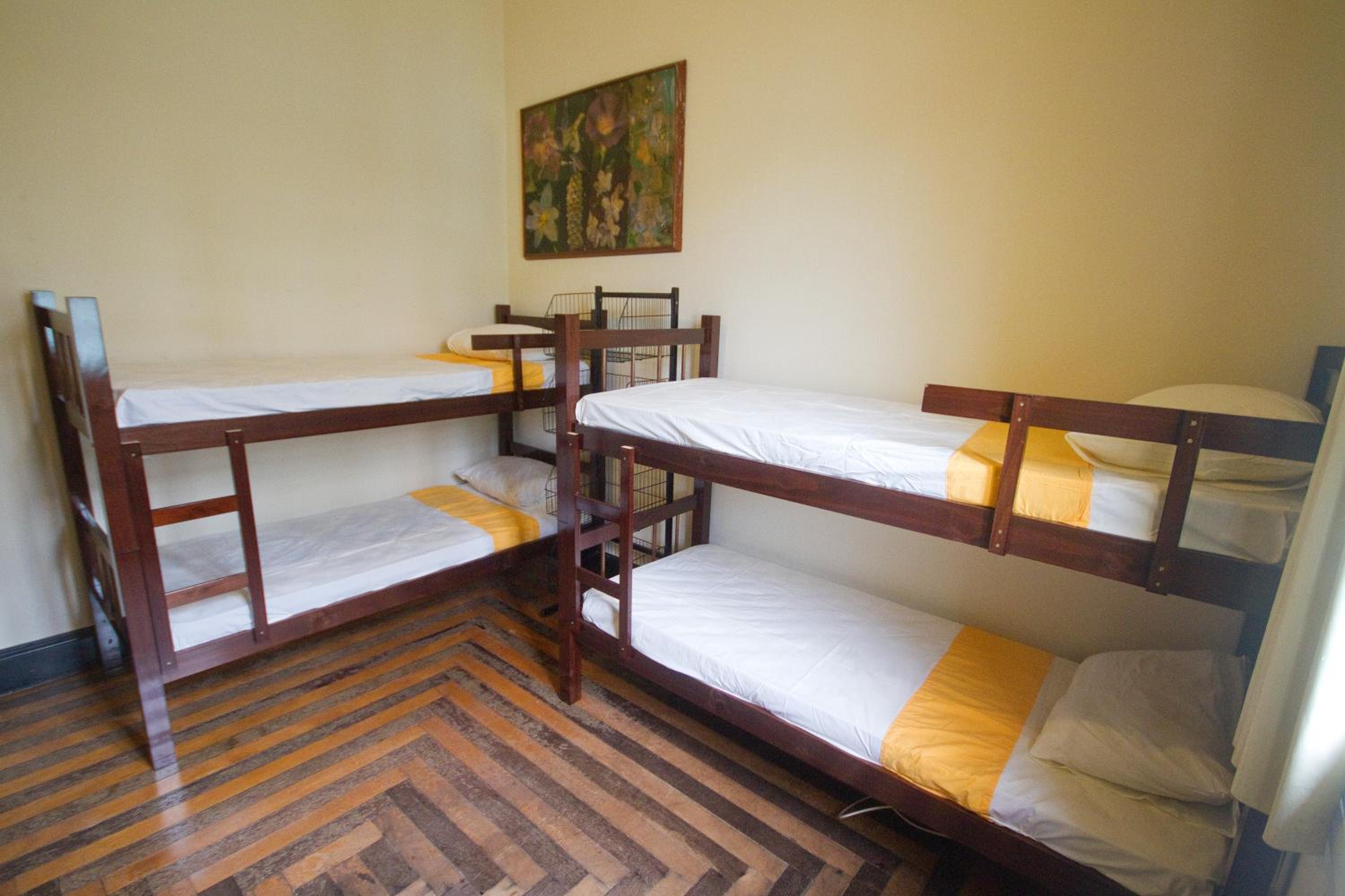 Bed in 6-Bed Mixed Dormitory Room photo 2