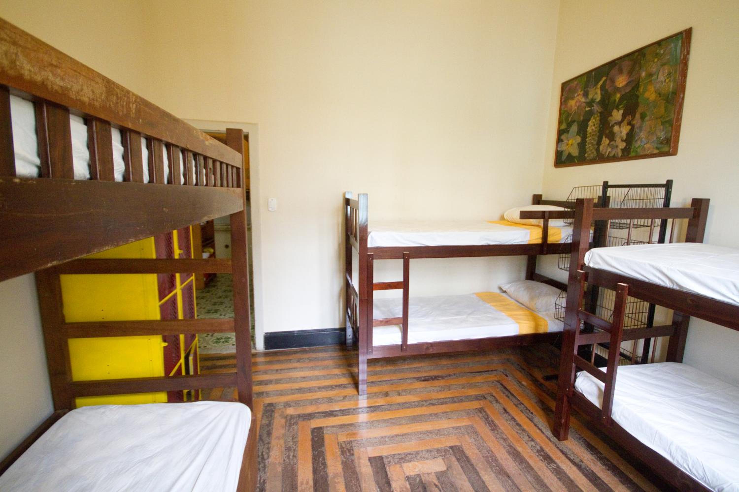 Bed in 6-Bed Mixed Dormitory Room photo 3