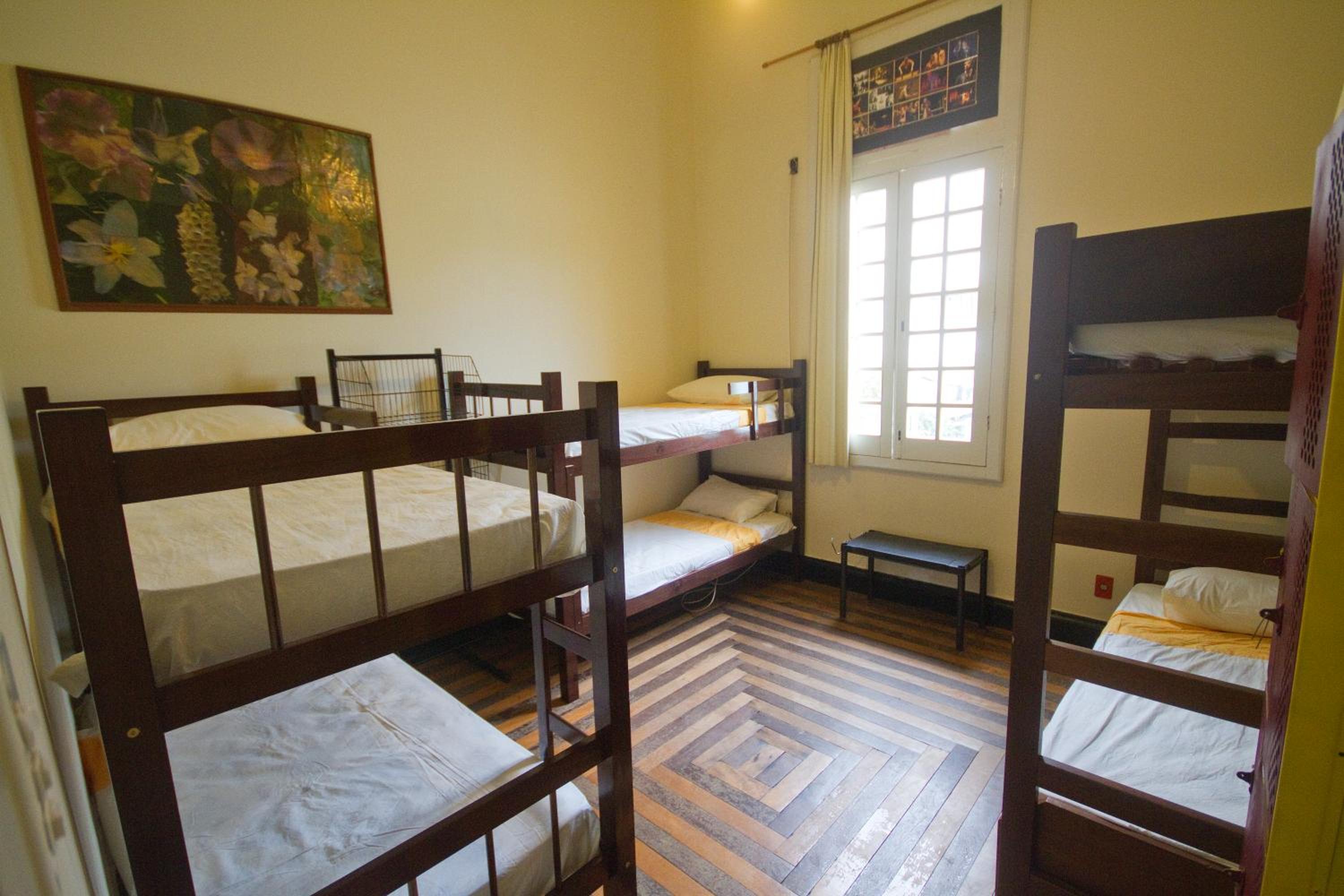 Bed in 6-Bed Mixed Dormitory Room photo 1