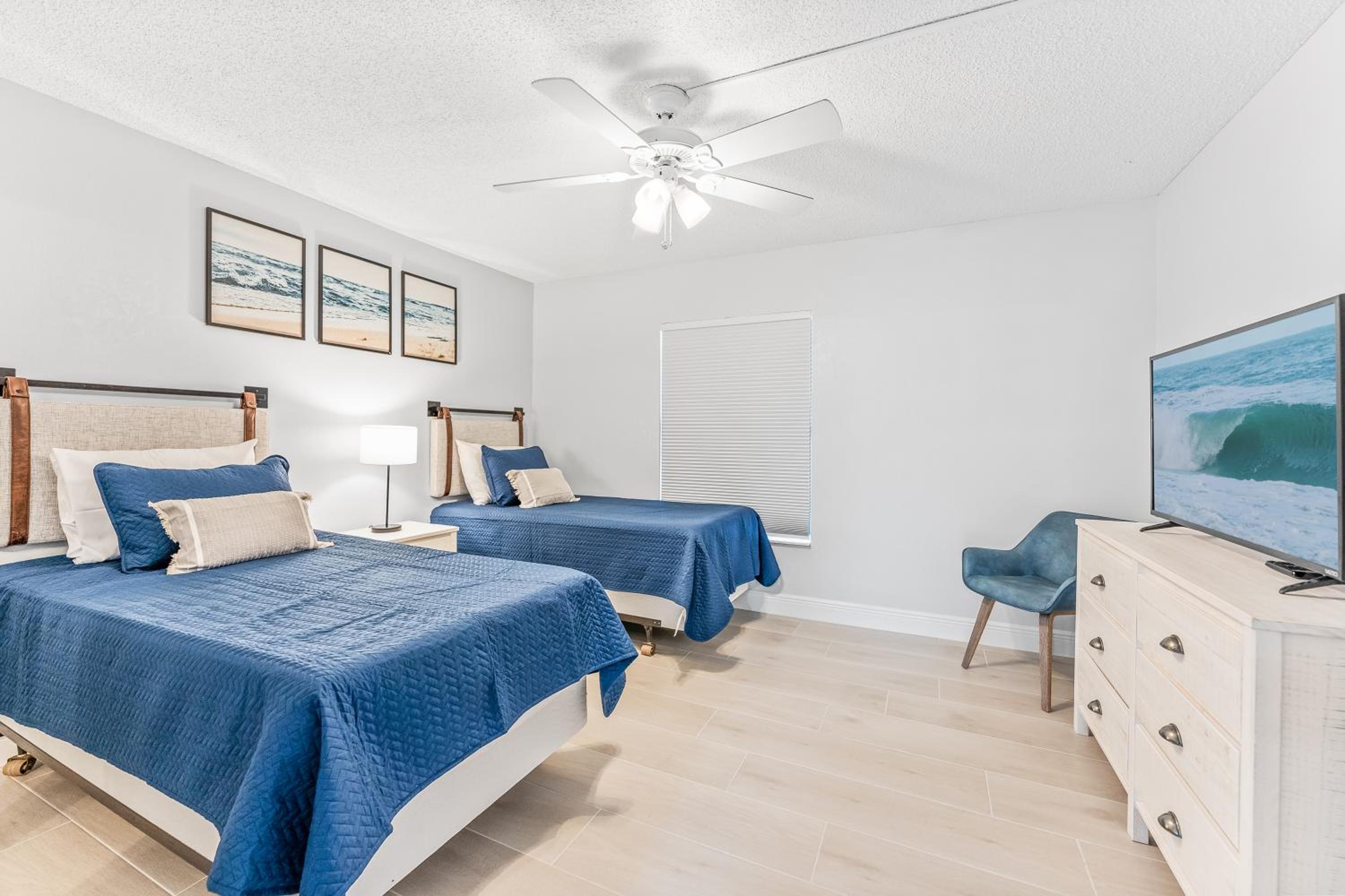 Two-Bedroom Apartment - Partial Ocean View - Unit 209 photo 3