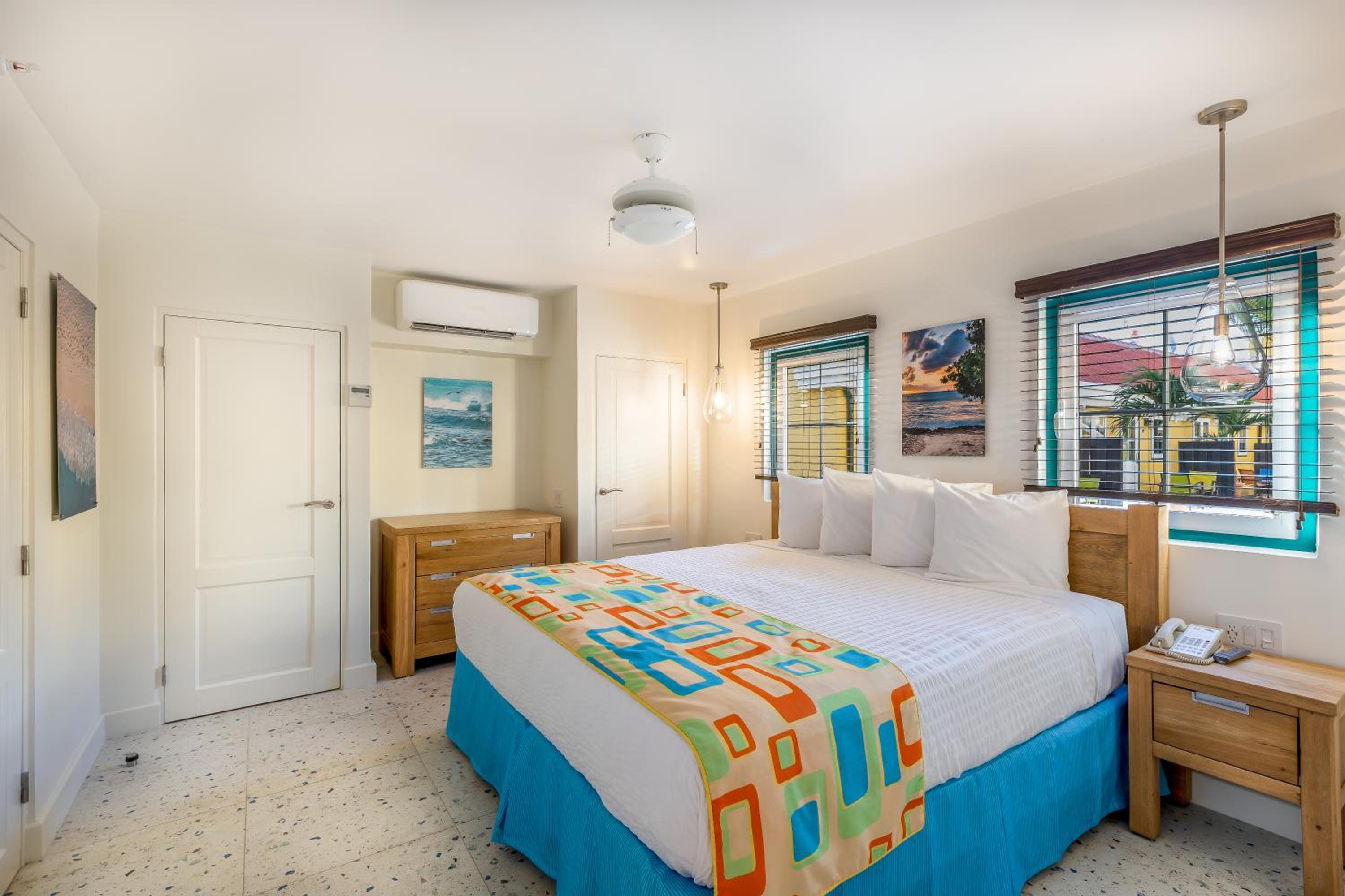 One-Bedroom Suite - Photo 3