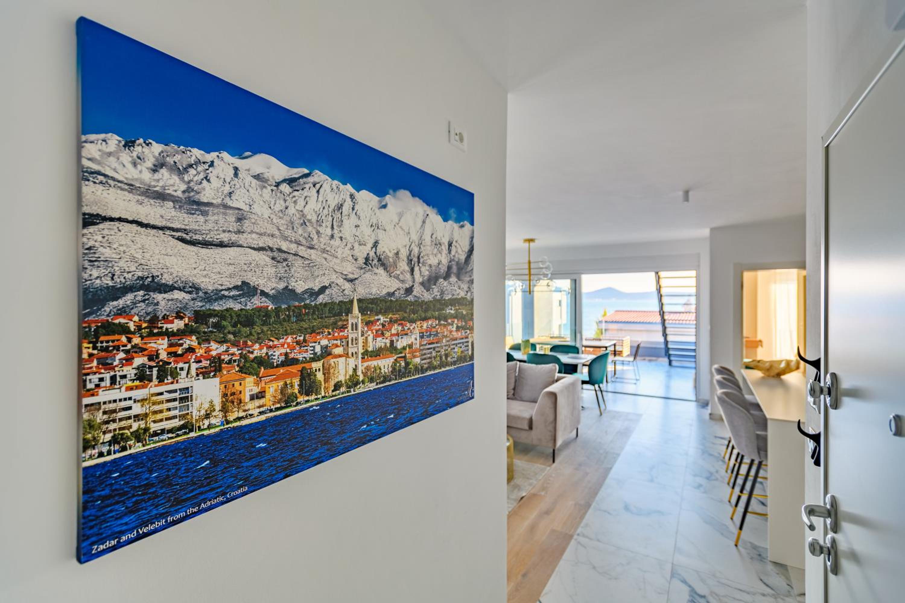 Digital Nomads Package - Three-Bedroom Apartment with Free Office Equipment photo 3