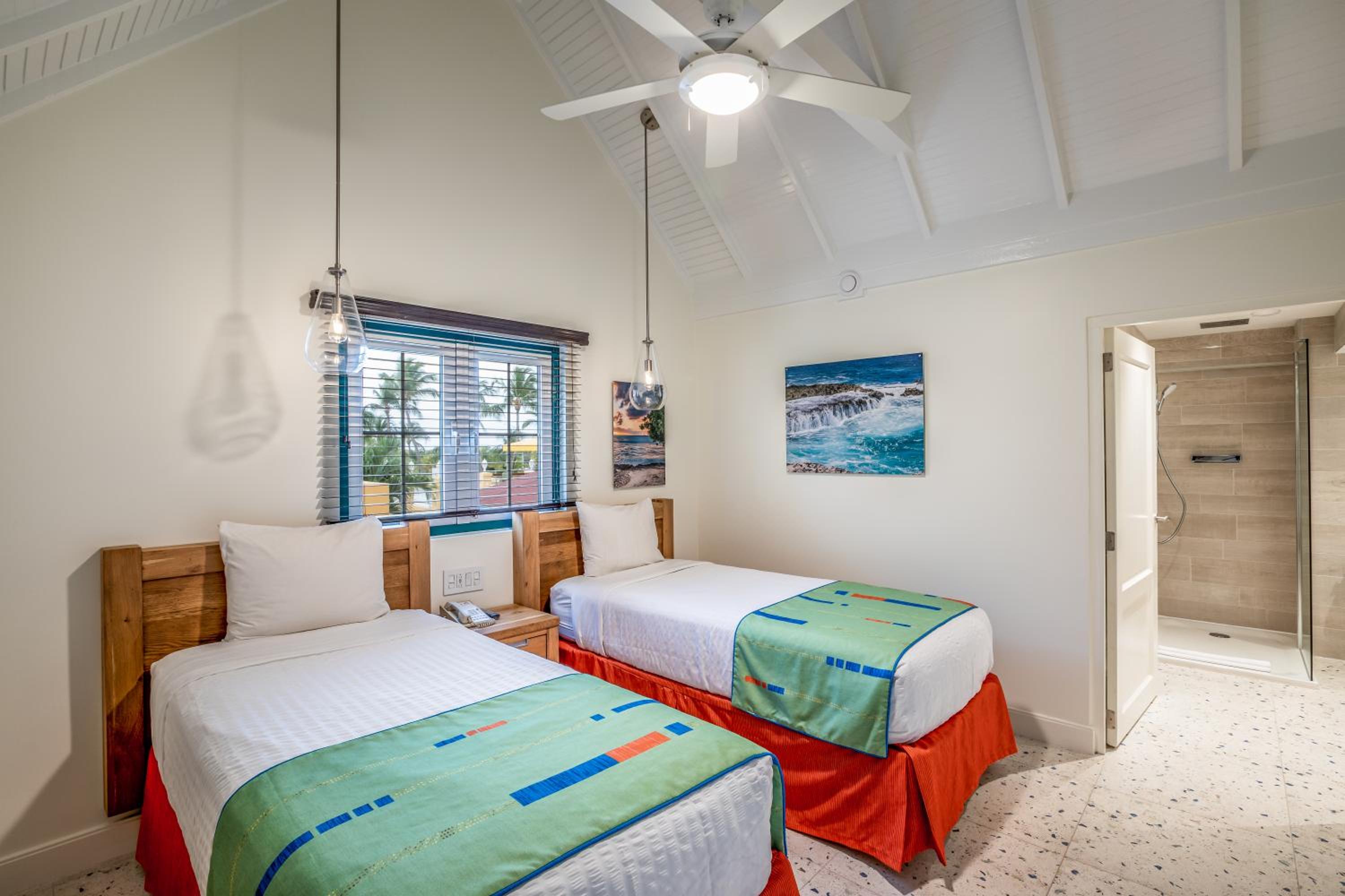 Two-Bedroom Suite - Photo 2