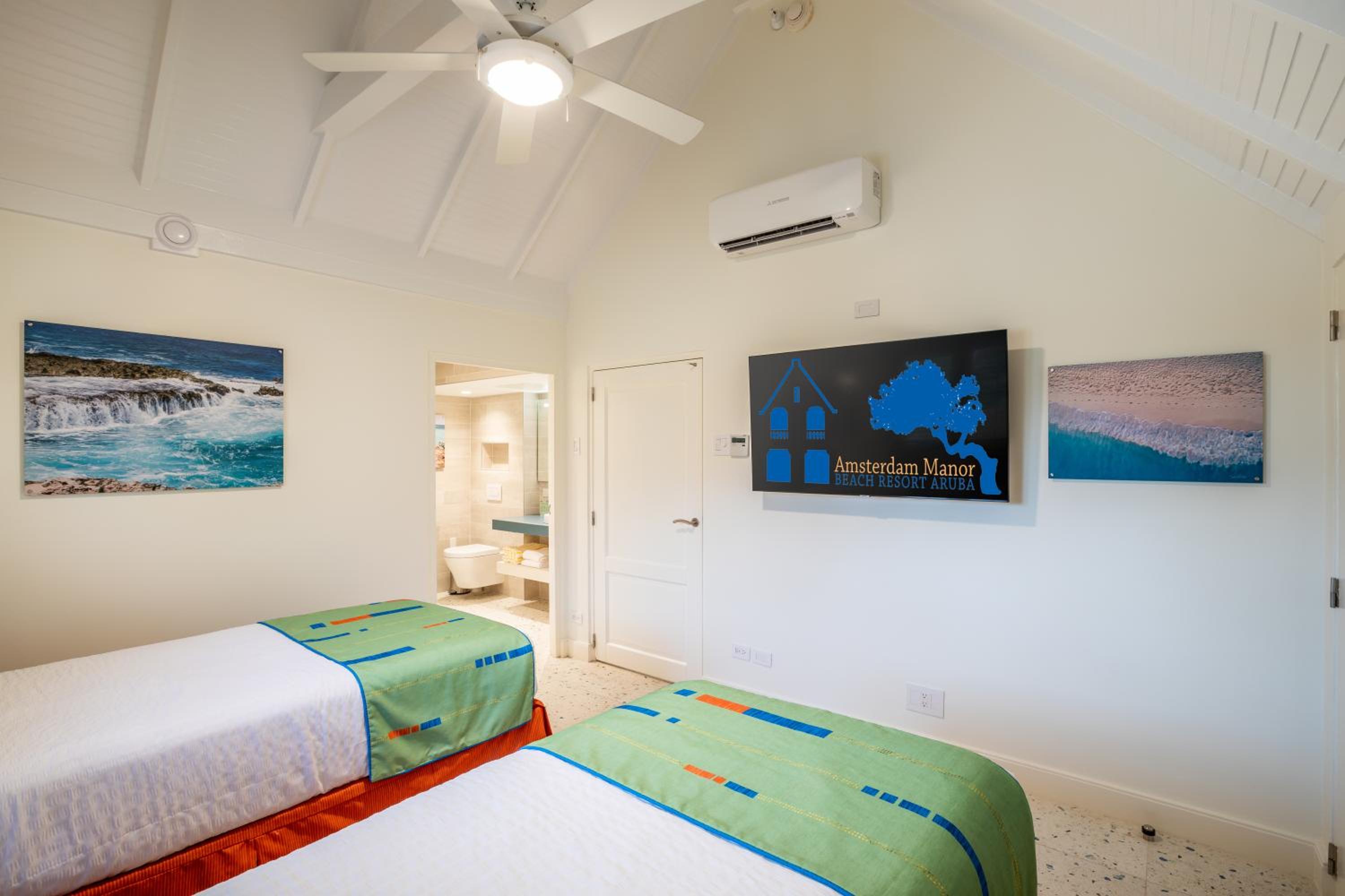 Two-Bedroom Suite - Photo 11