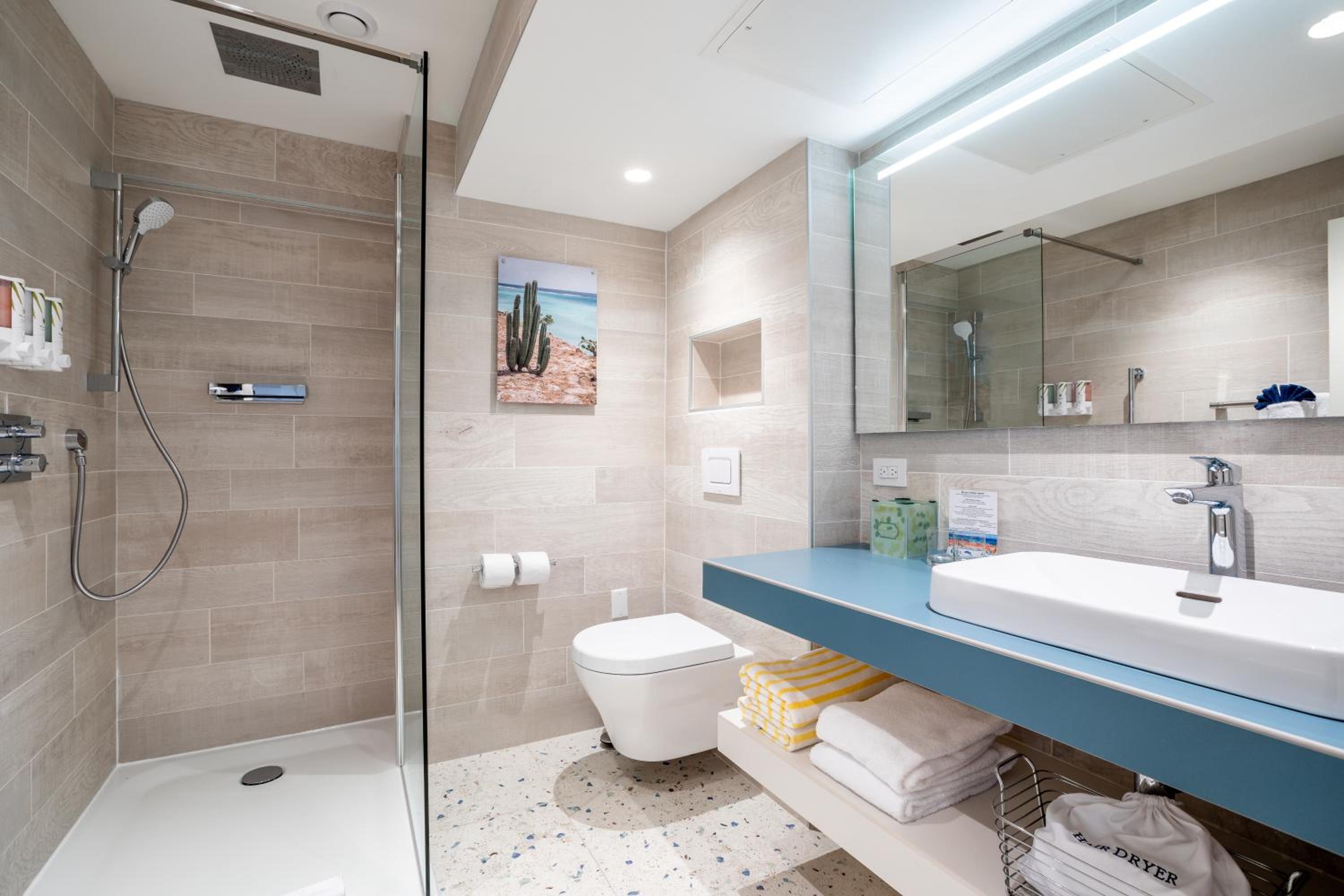 Two-Bedroom Suite - Photo 10