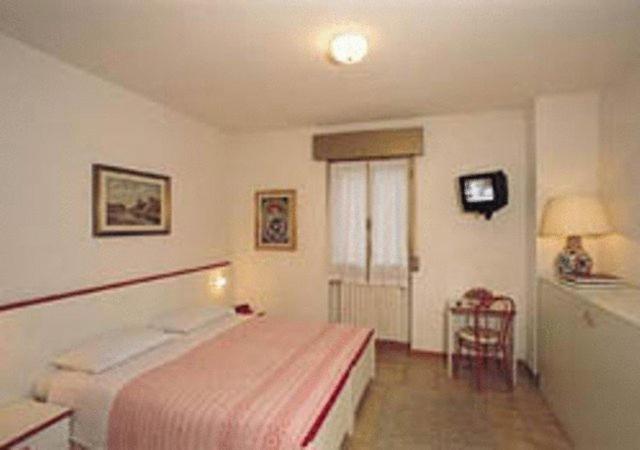 Economy Double or Twin Room photo 2
