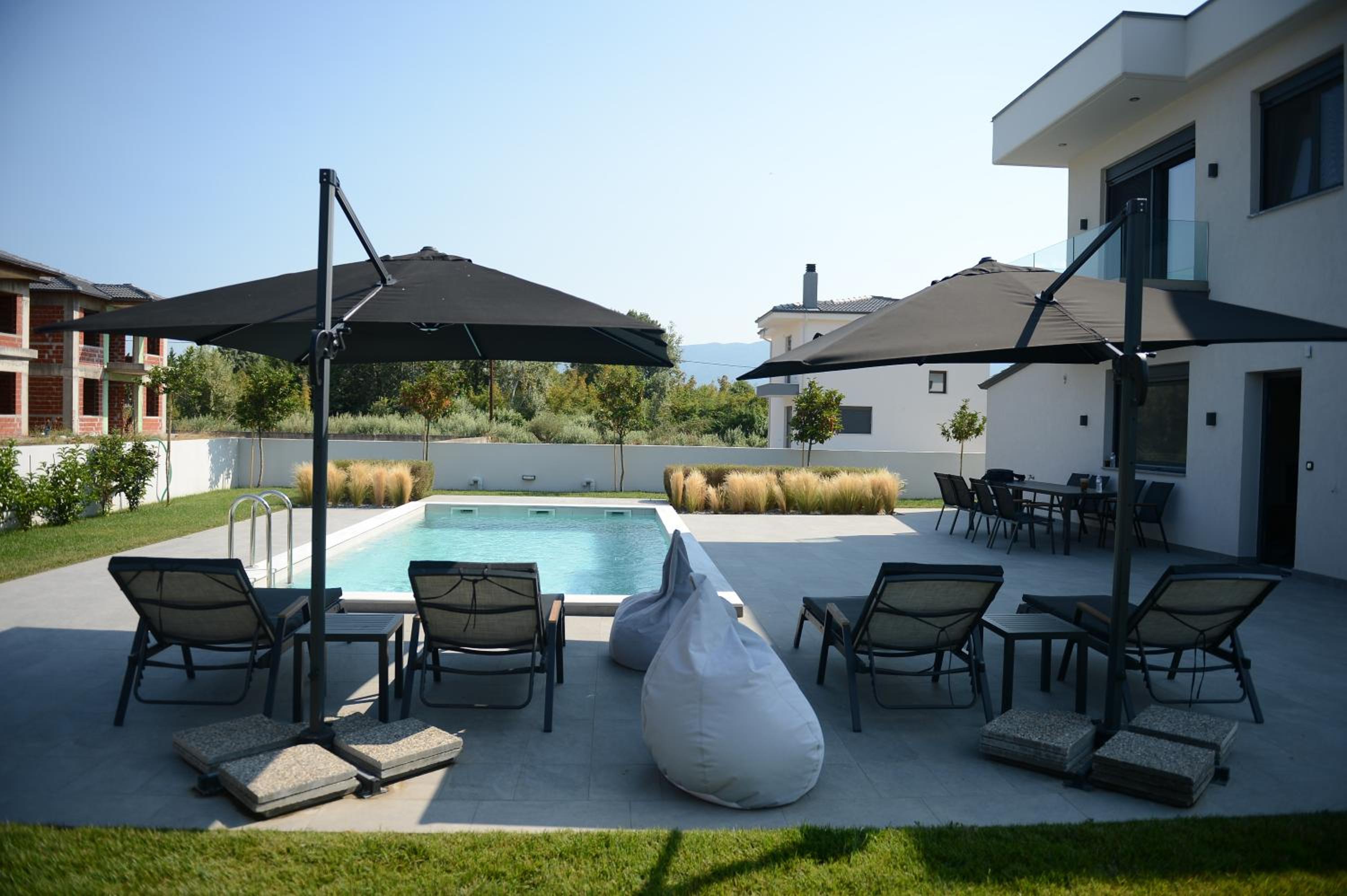 Three-Bedroom Villa photo 2