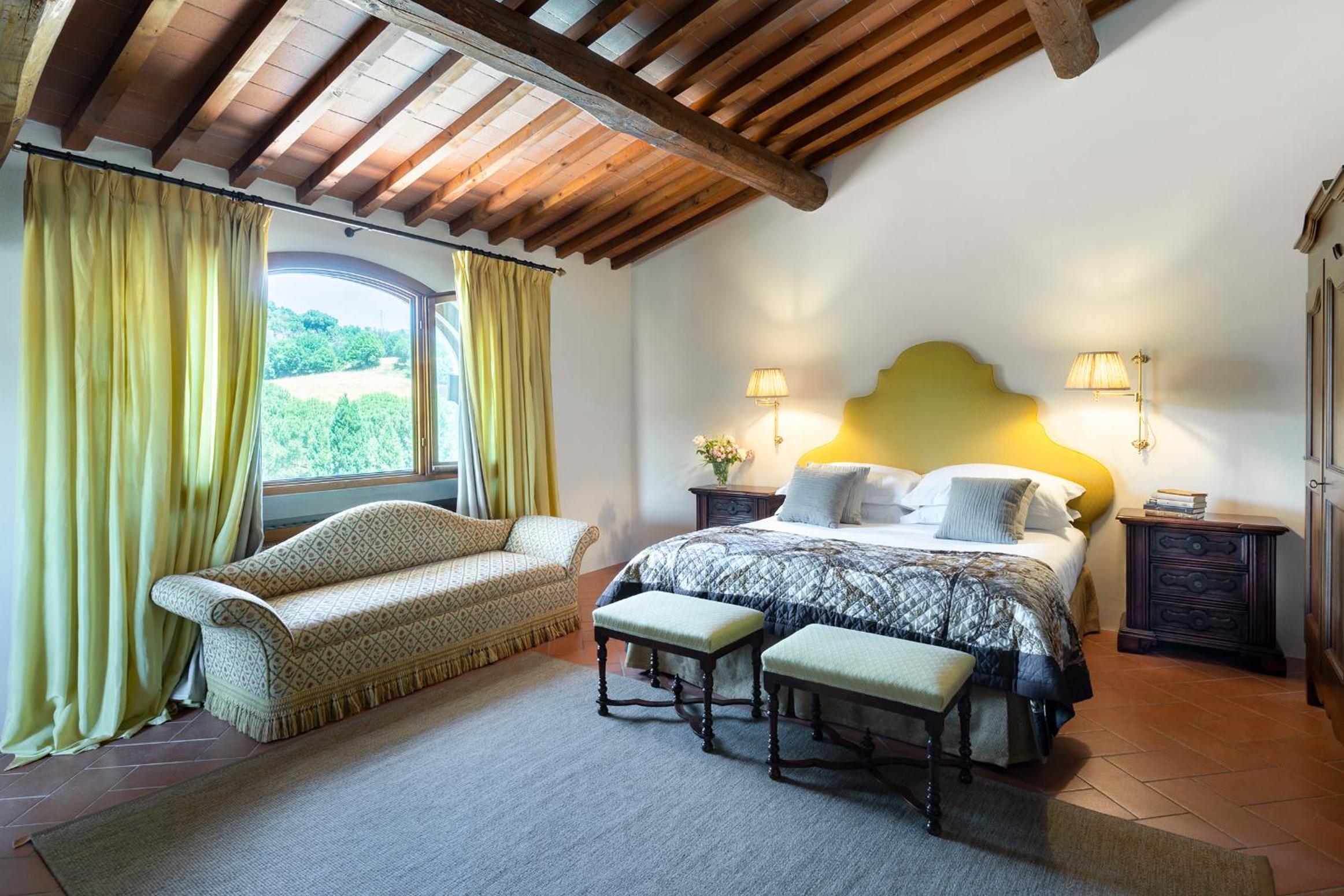Villa photo 2