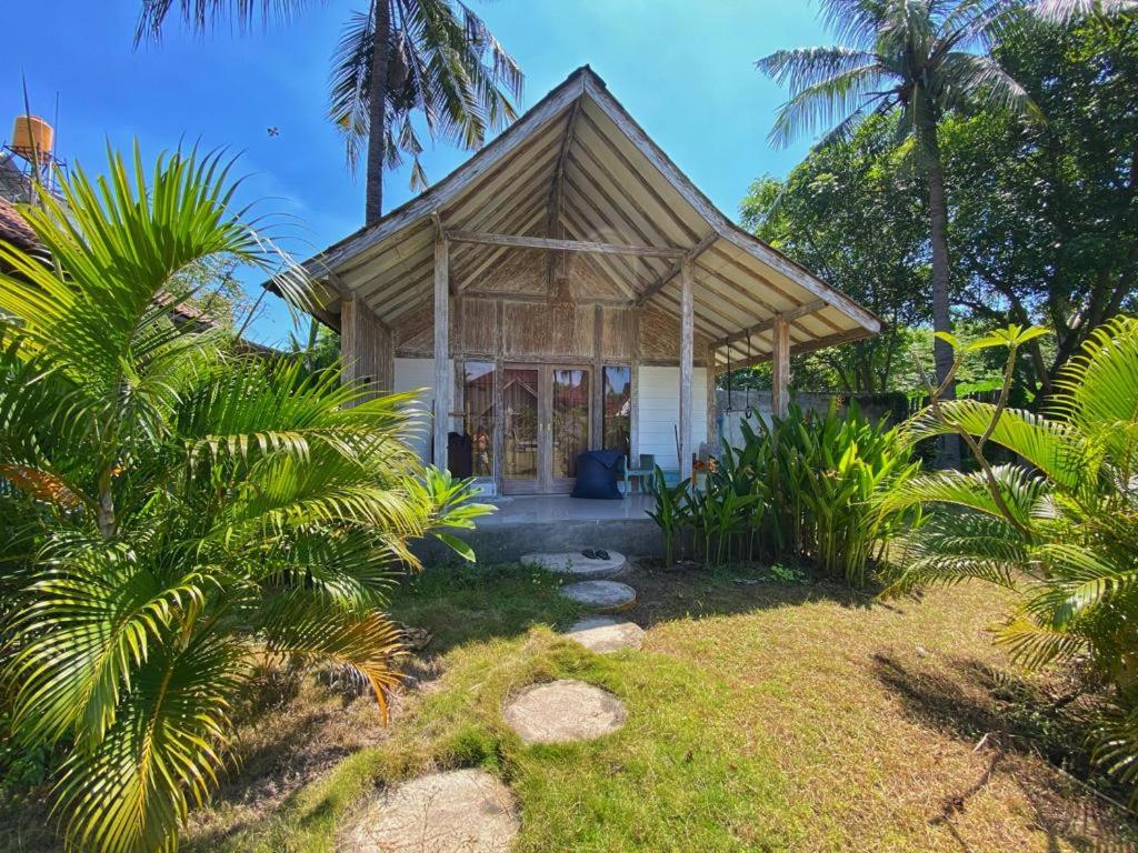 One-Bedroom House - Photo 2