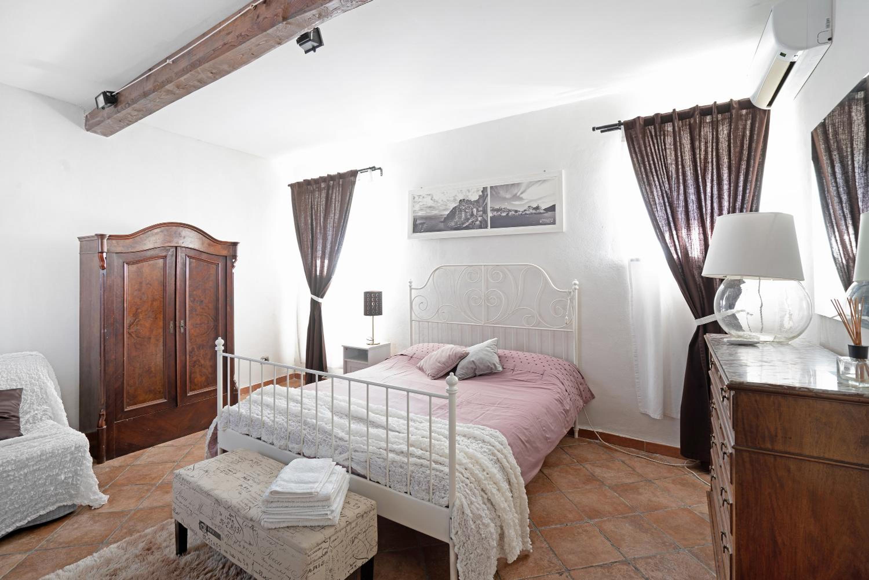 One-Bedroom Apartment with Garden View