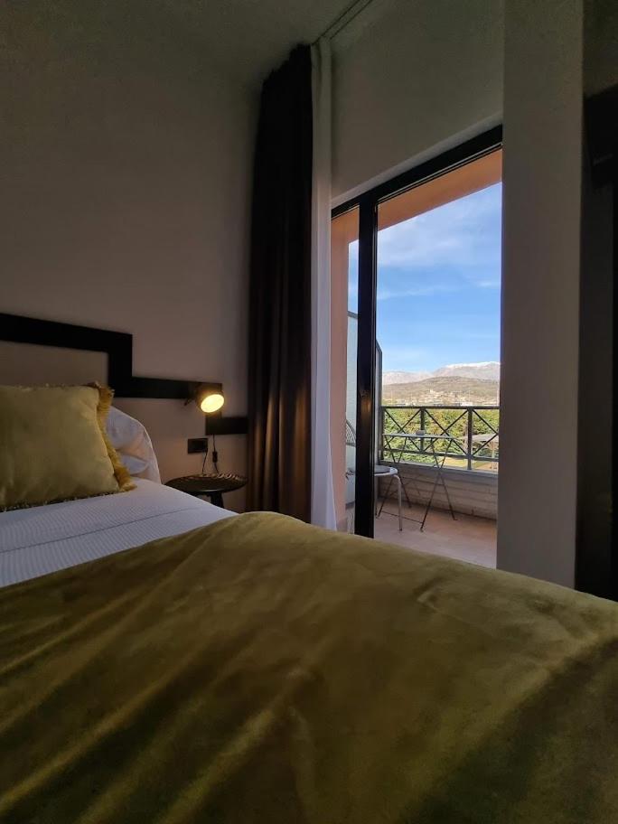 Large Double Room - Photo 5
