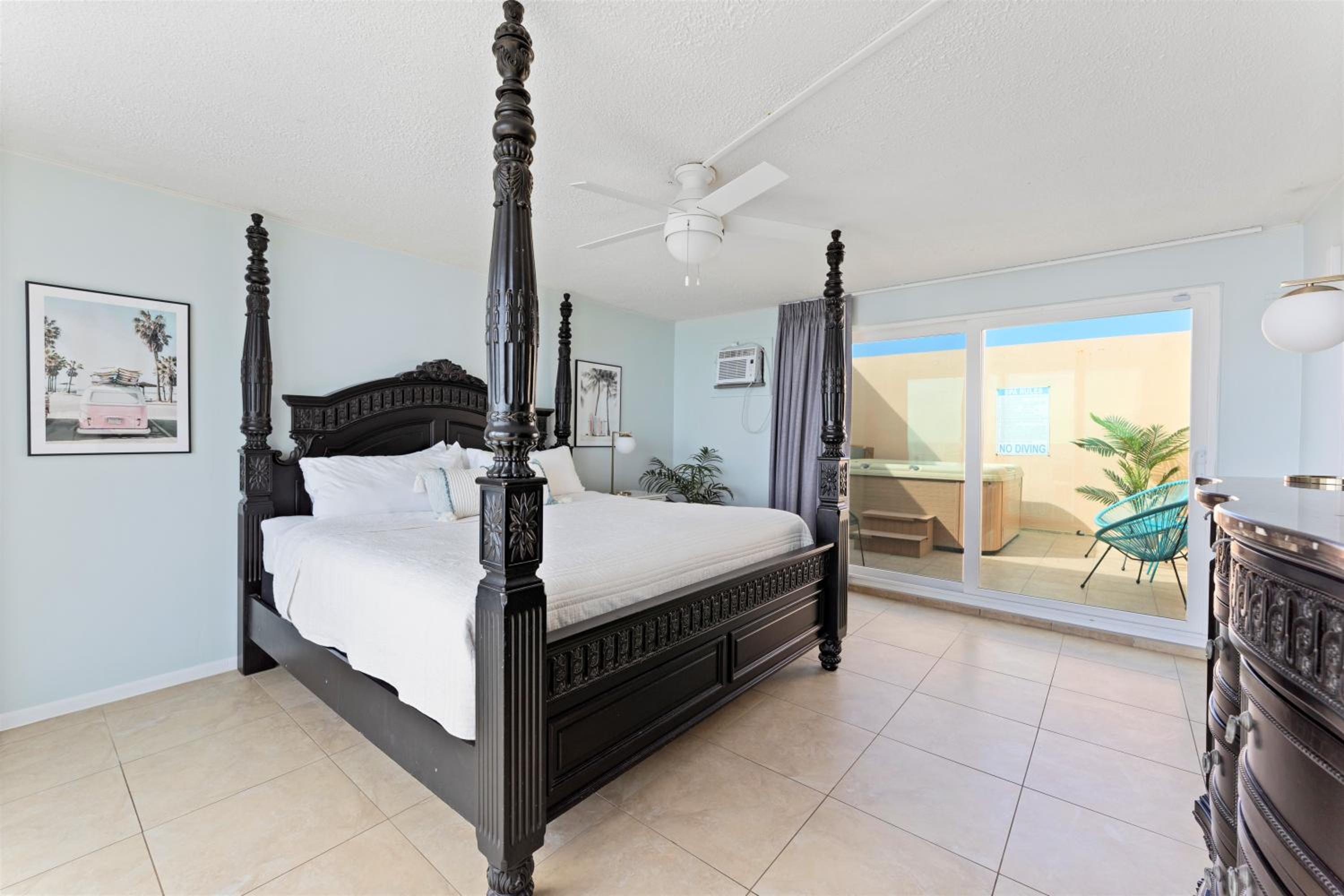 Penthouse Three-Bedroom Apartment - Oceanfront - Unit #449 photo 3