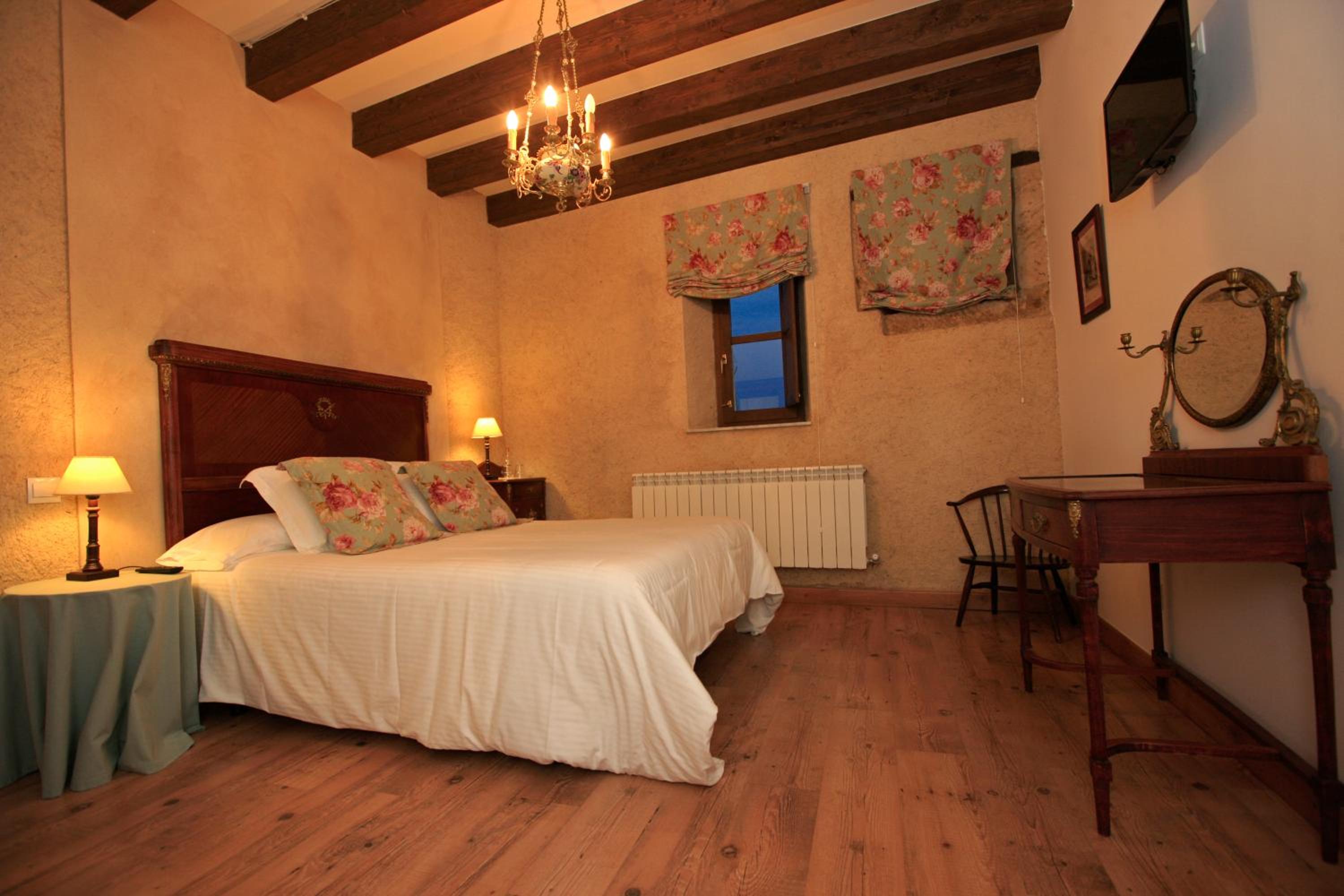 Double or Twin Room photo 3