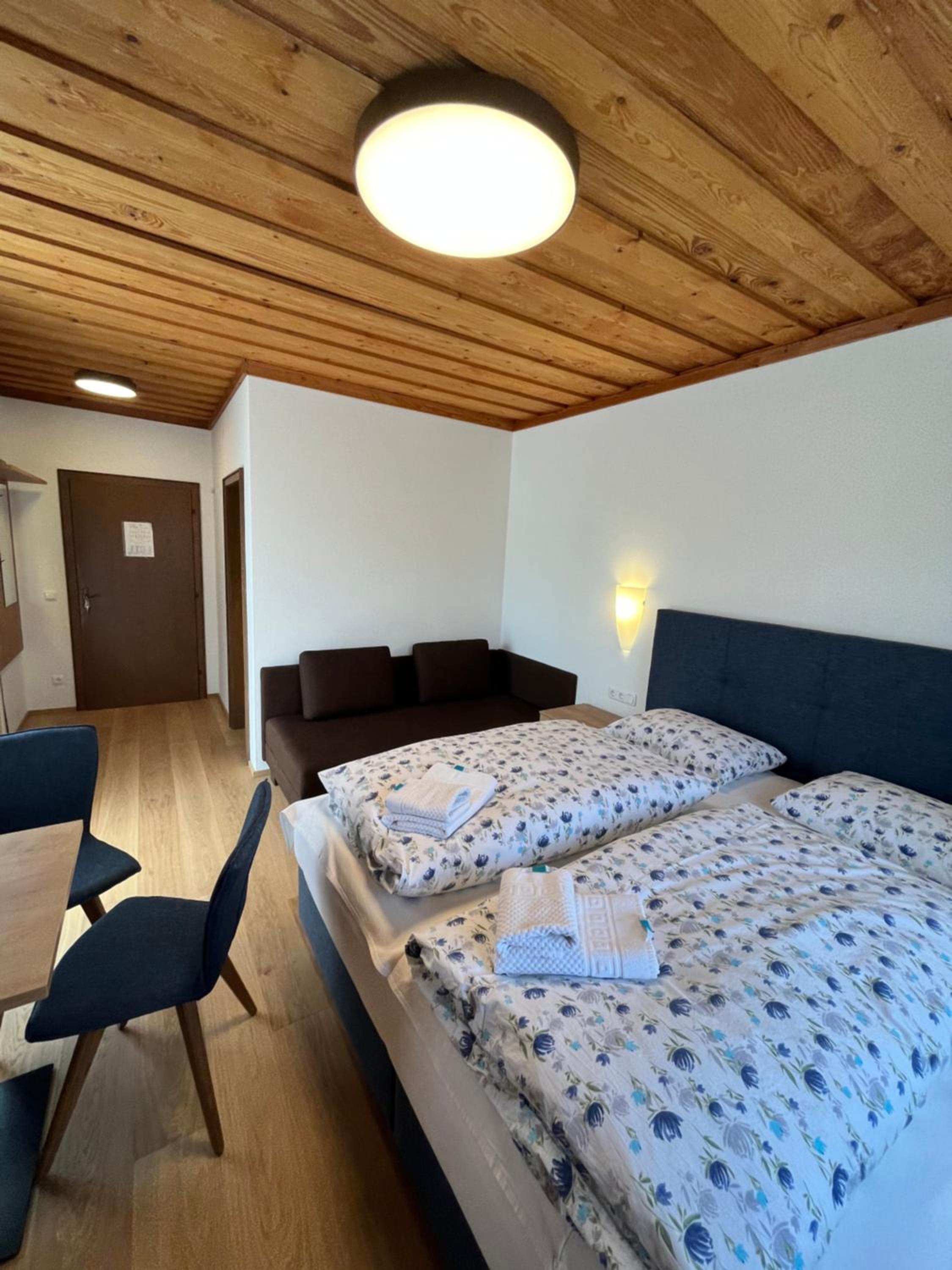 Deluxe Suite - Photo 1