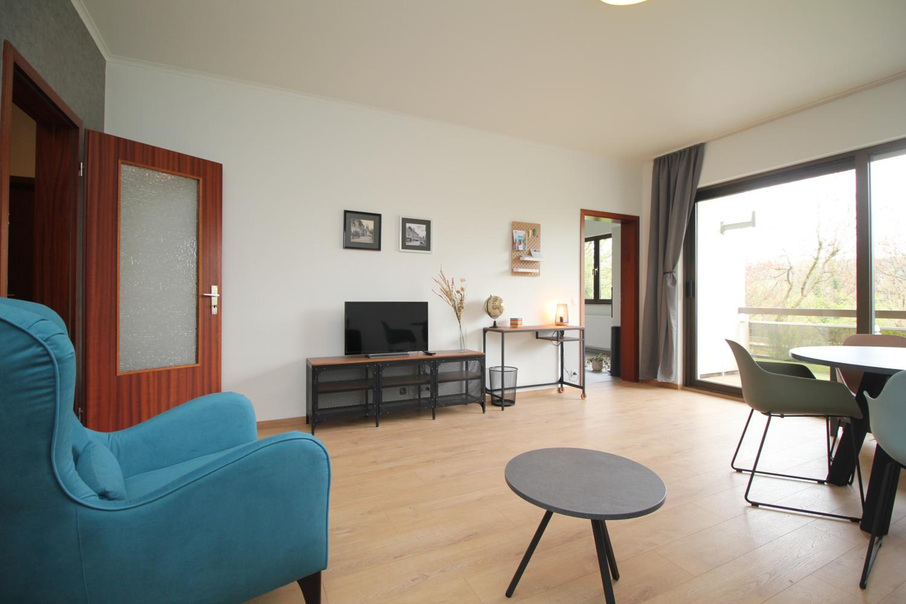 One-Bedroom Apartment photo 1