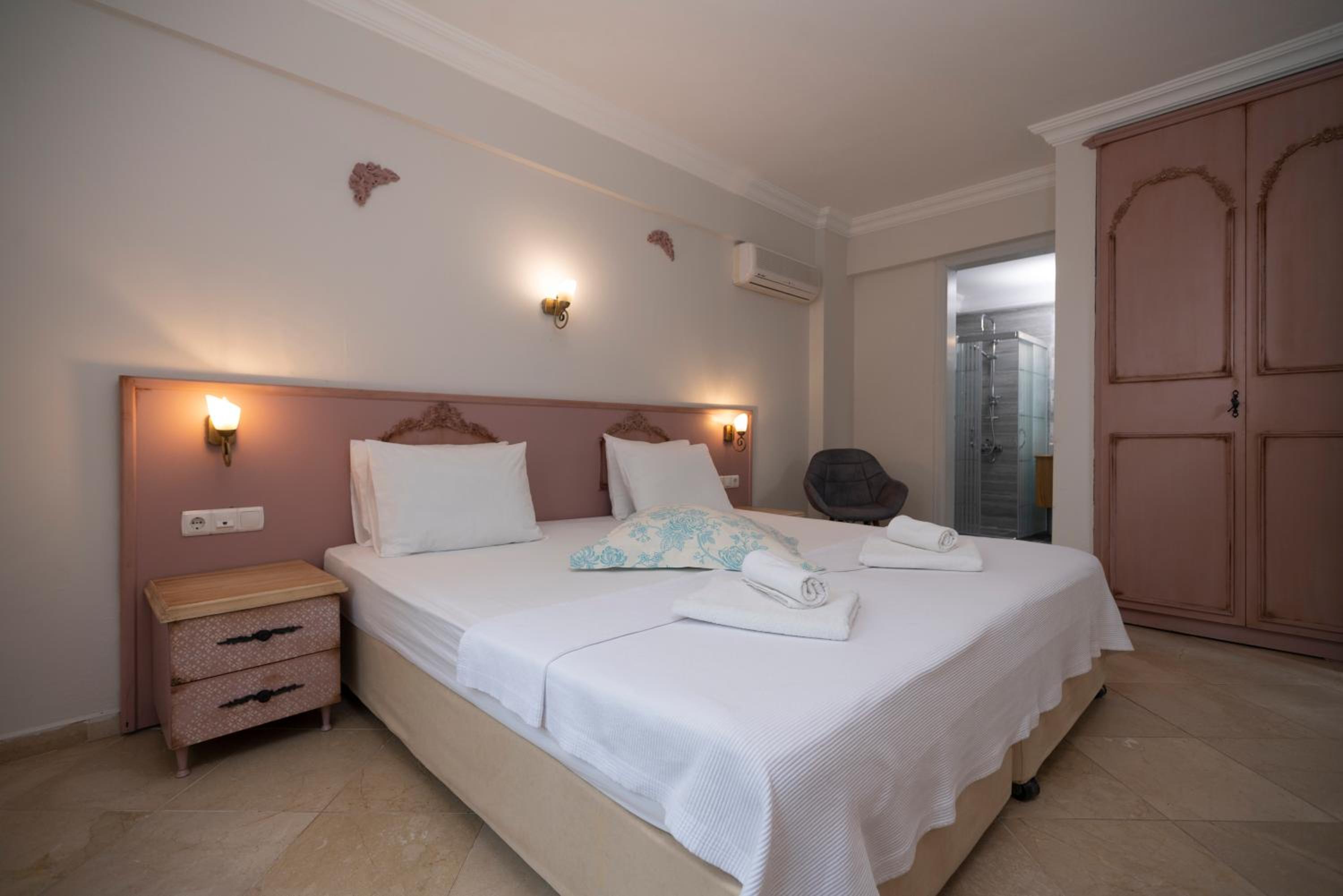 Superior Double Room - Photo 4