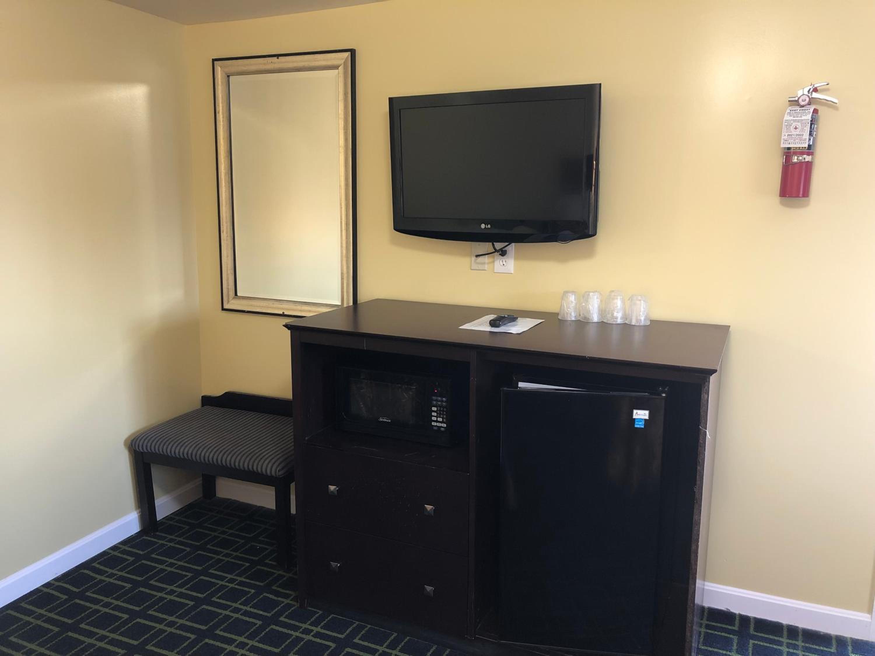 Queen Room photo 3