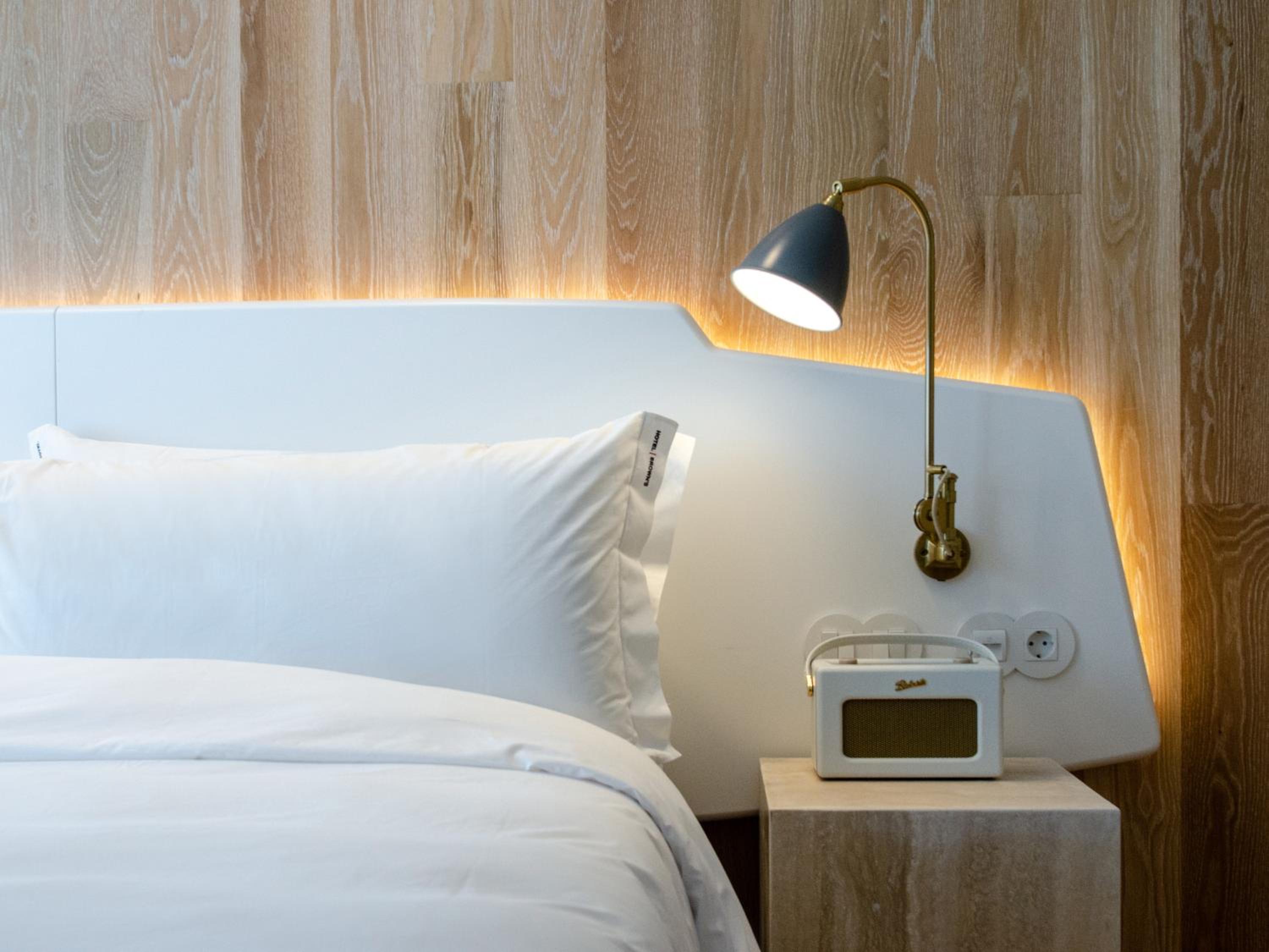 Contemporary Standard Small Room - Photo 11
