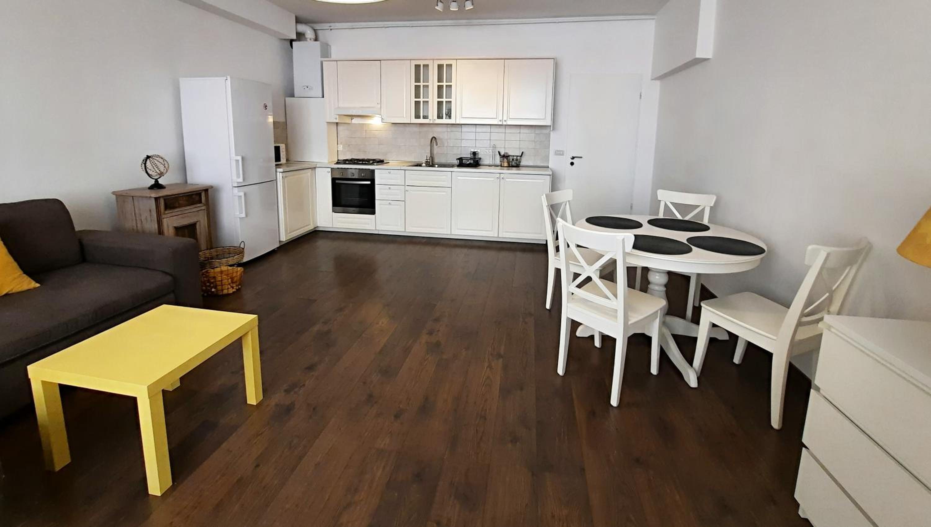 Apartment with Terrace - Photo 13