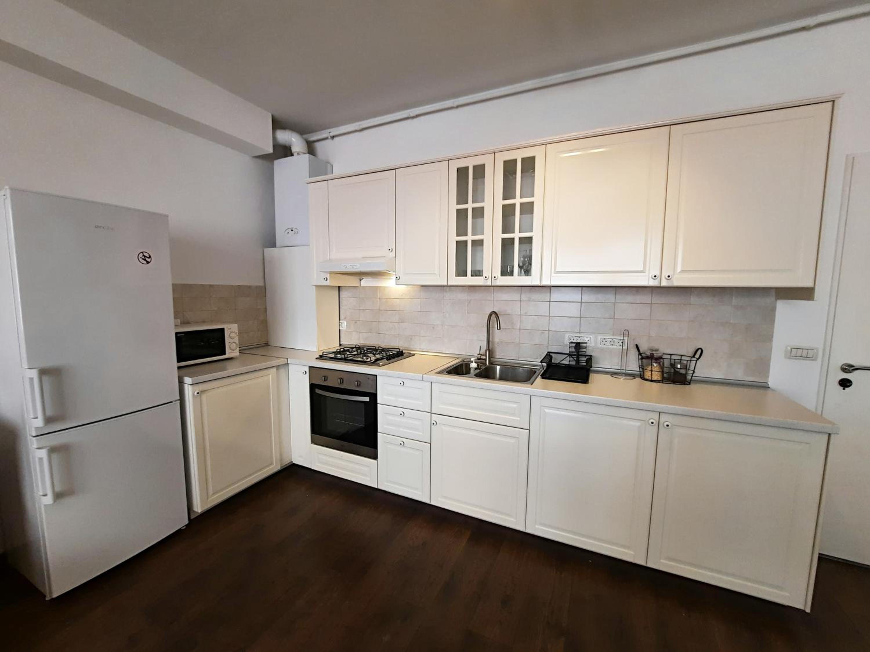 Apartment with Terrace - Photo 10
