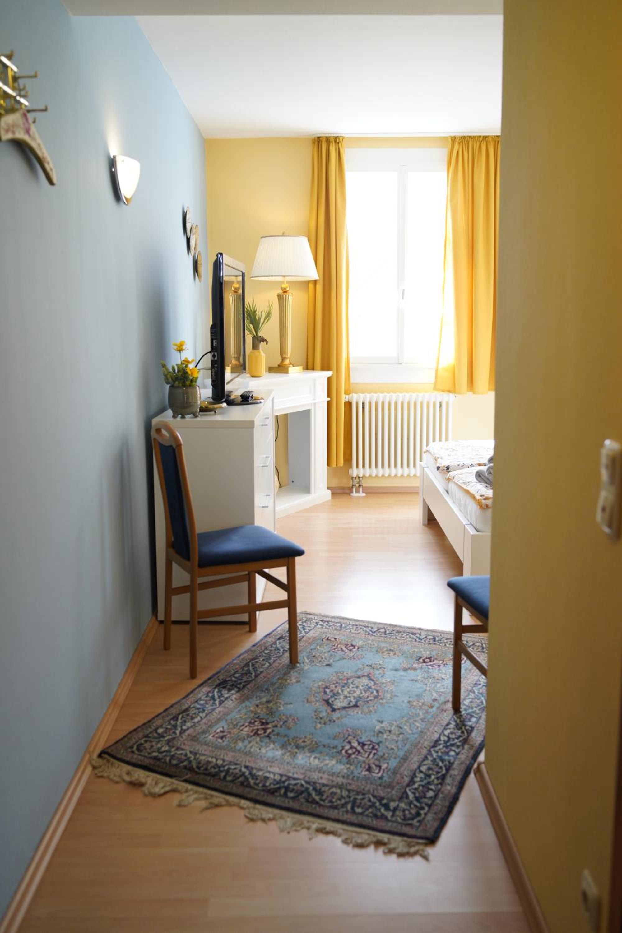 Deluxe Double Room with Shower photo 2