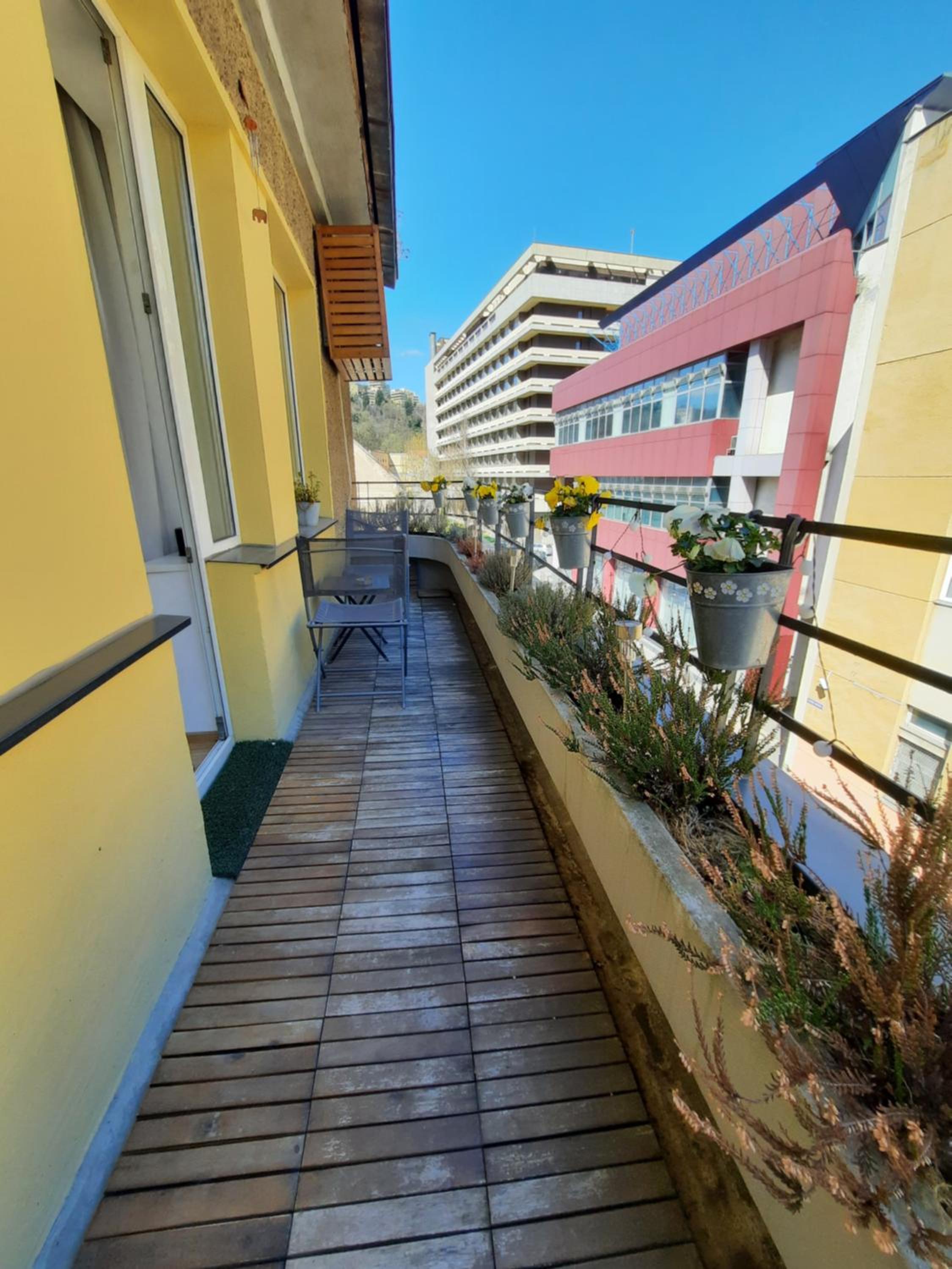 Studio Apartment - Photo 26