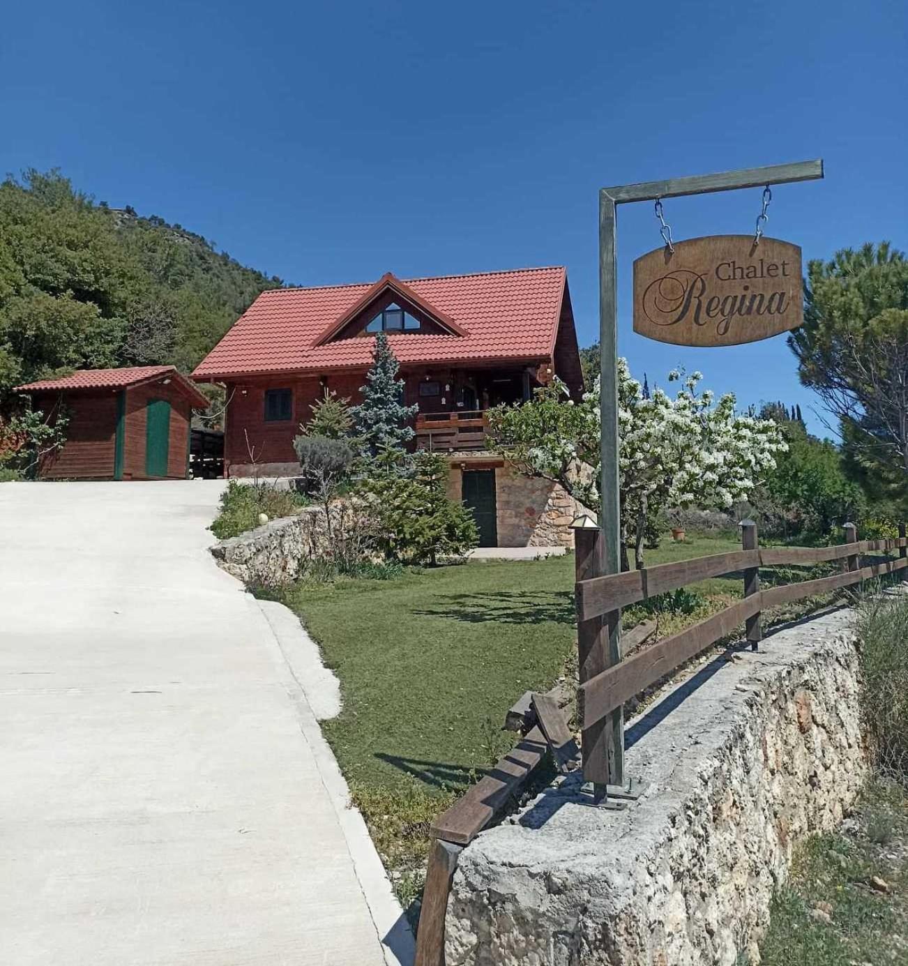 Three-Bedroom Chalet photo 2