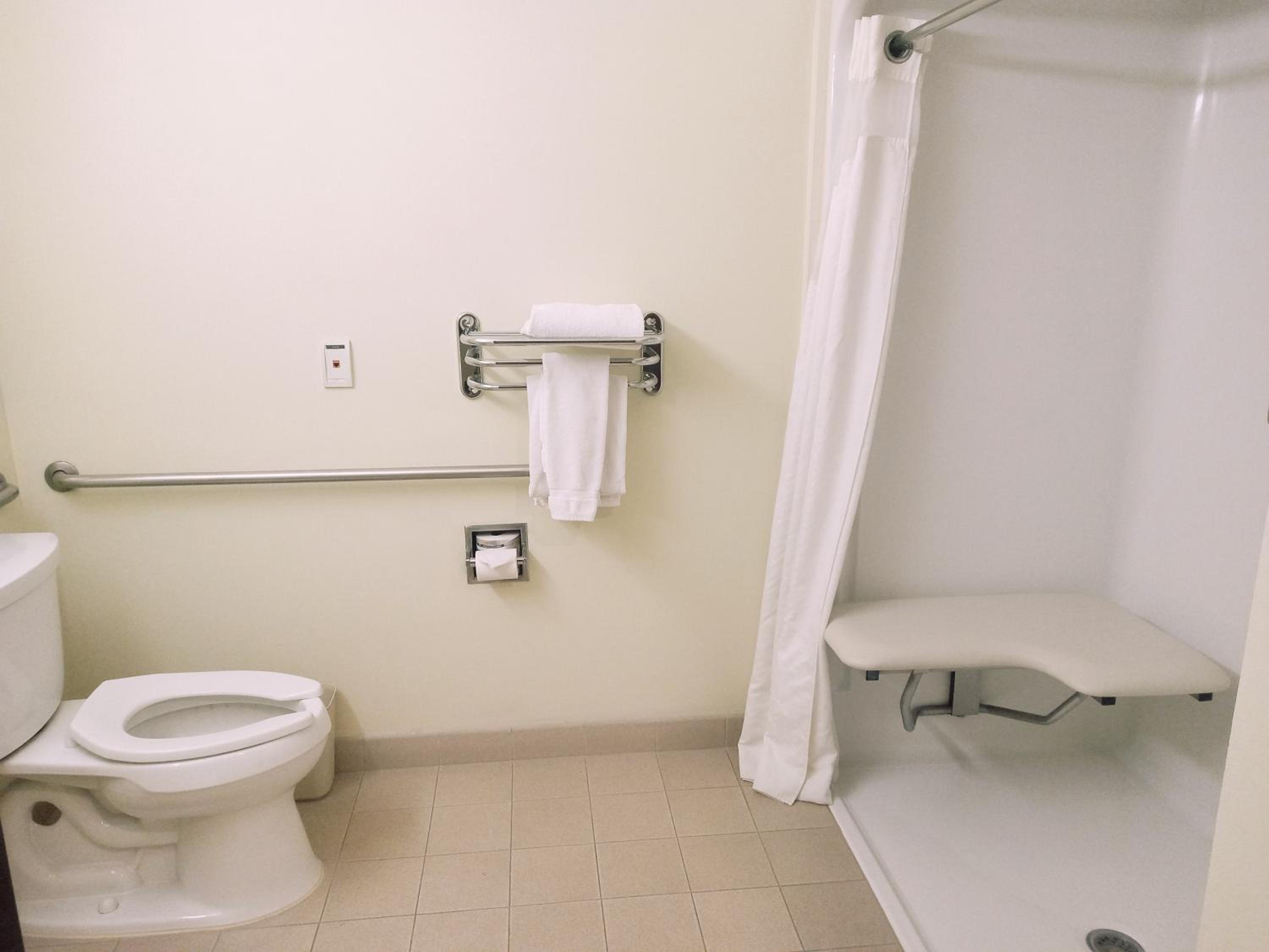 Queen Room - Disability Access/Non-Smoking - Photo 4