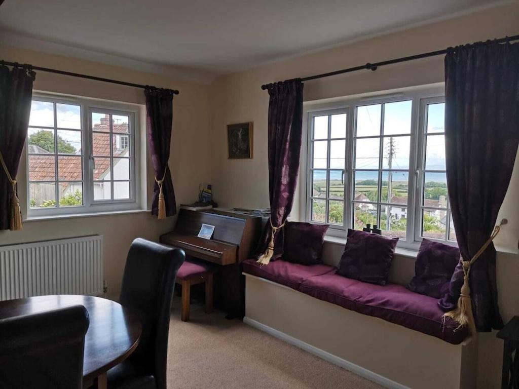 Four-Bedroom House photo 1