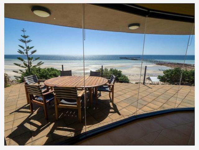 Family Room with Sea View