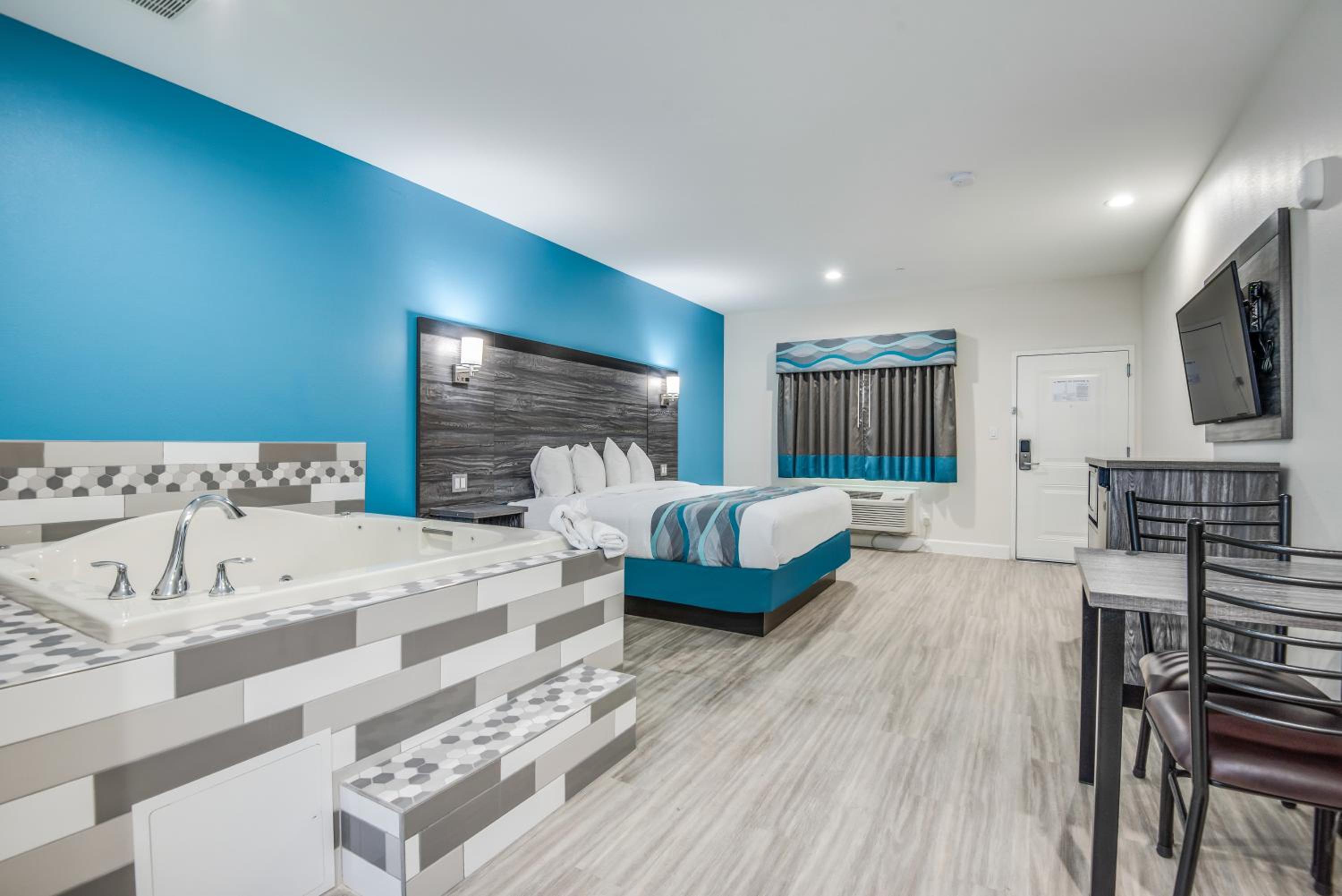 1 King Bed Jetted Tub Suite Smoking