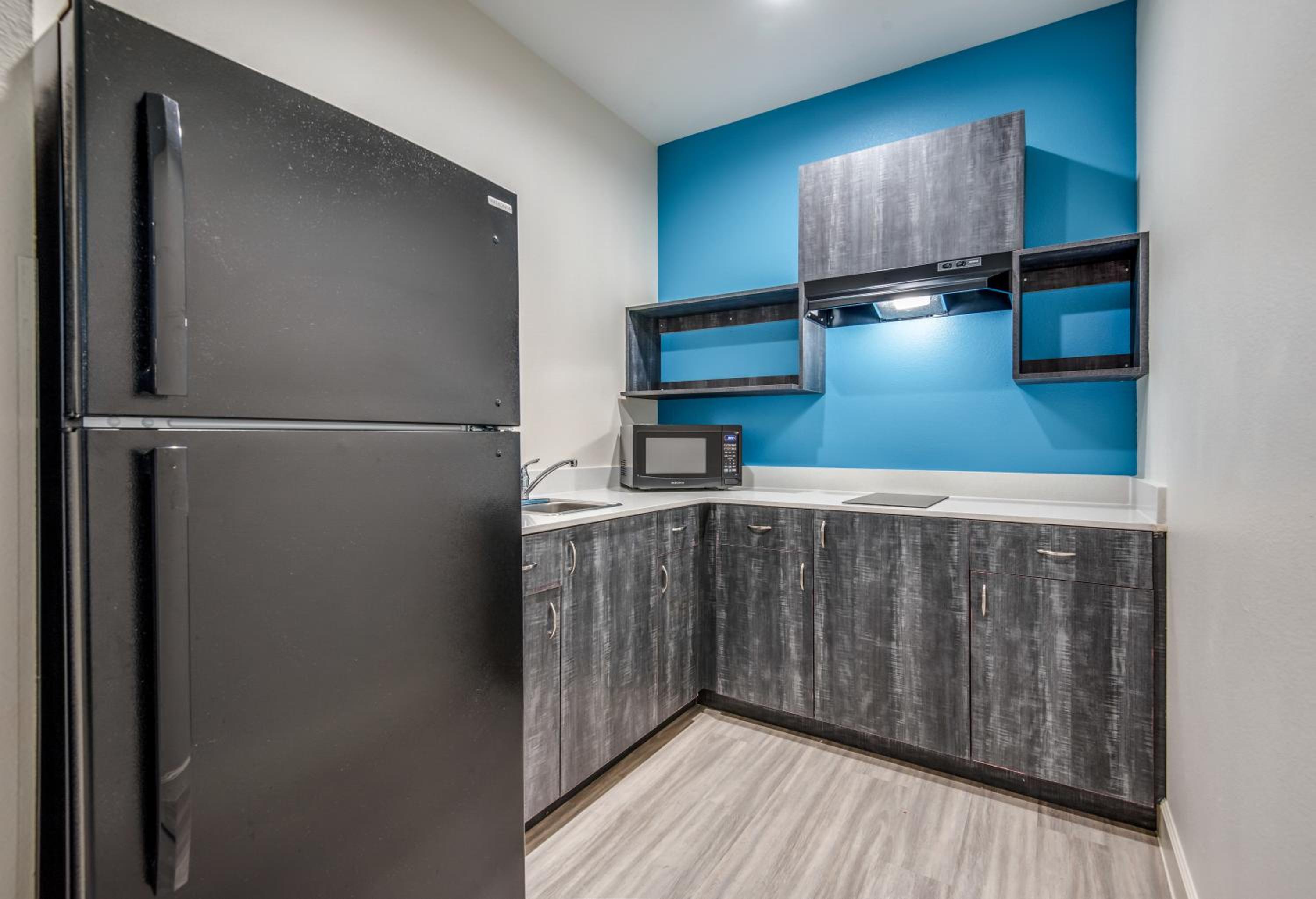 Suite - Photo 3