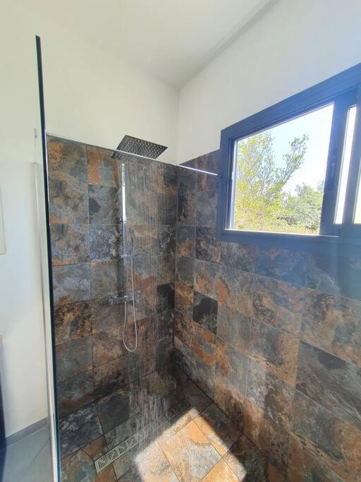 Two-Bedroom House - Photo 24