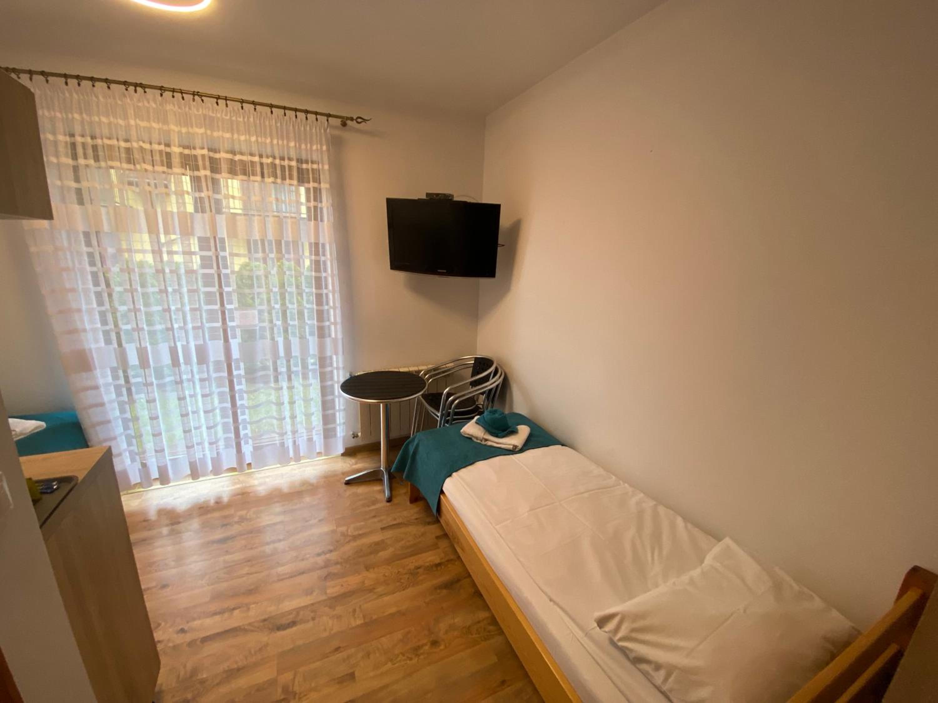 Triple Room with Private Bathroom photo 2