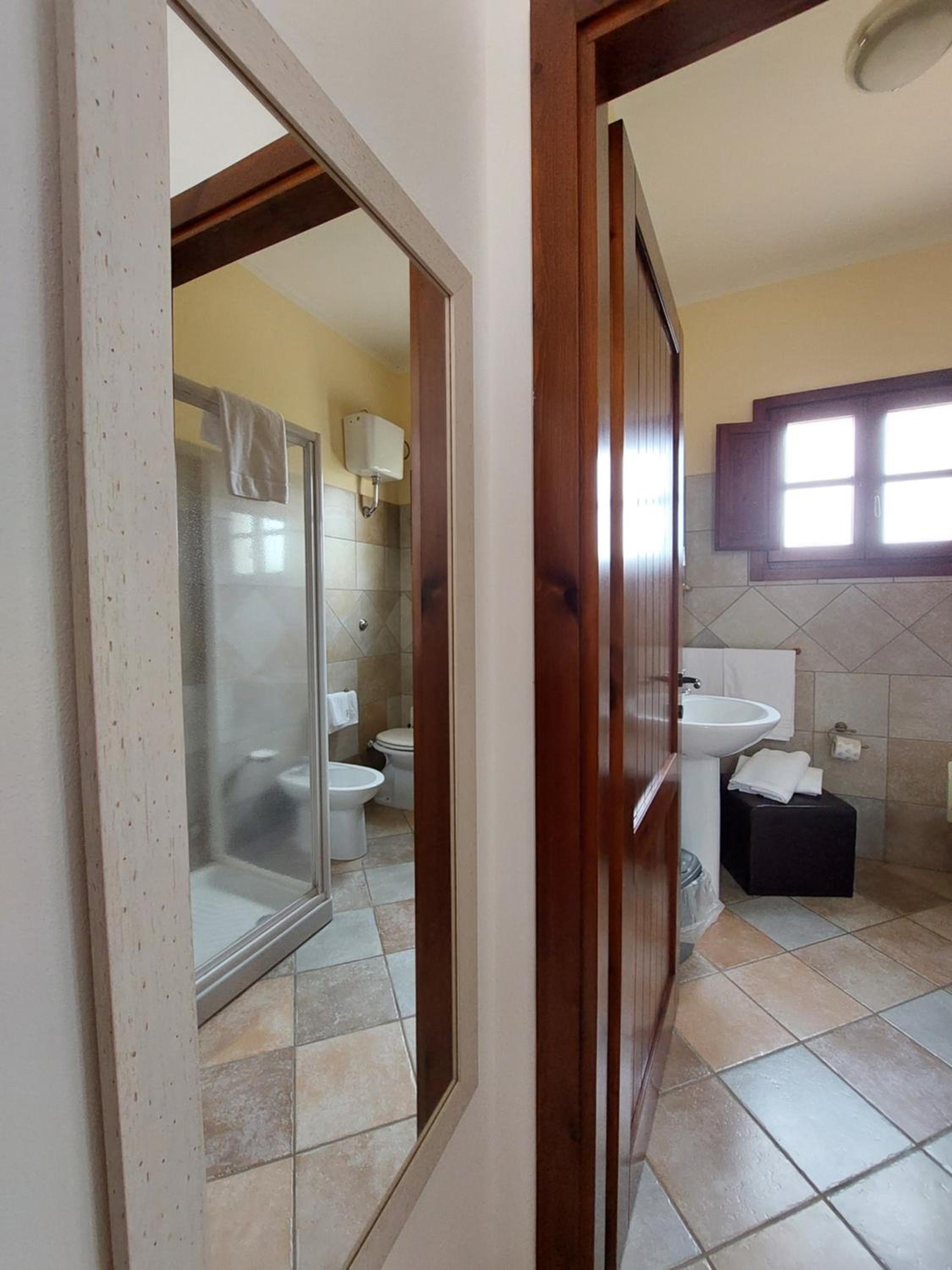 Superior Double Room - Photo 9