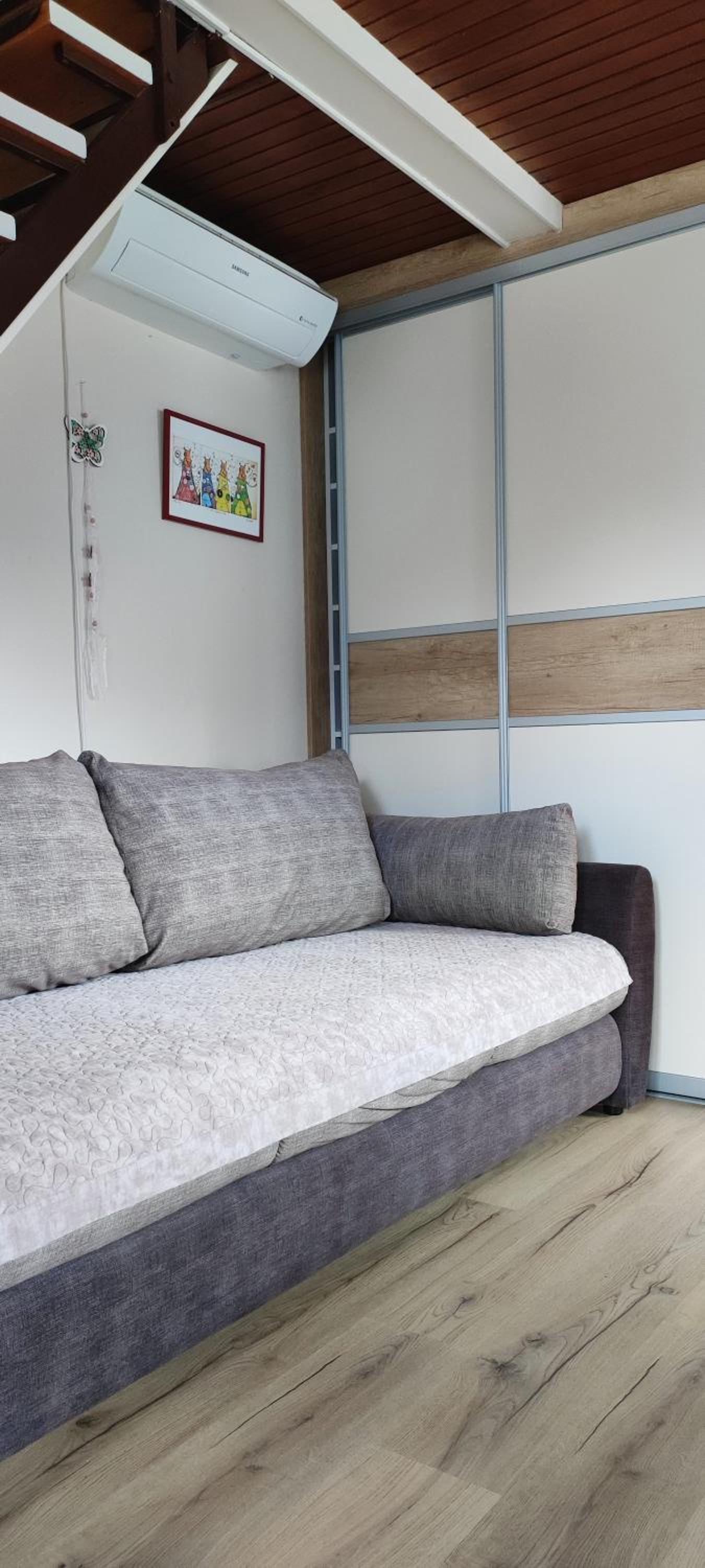 One-Bedroom House photo 1