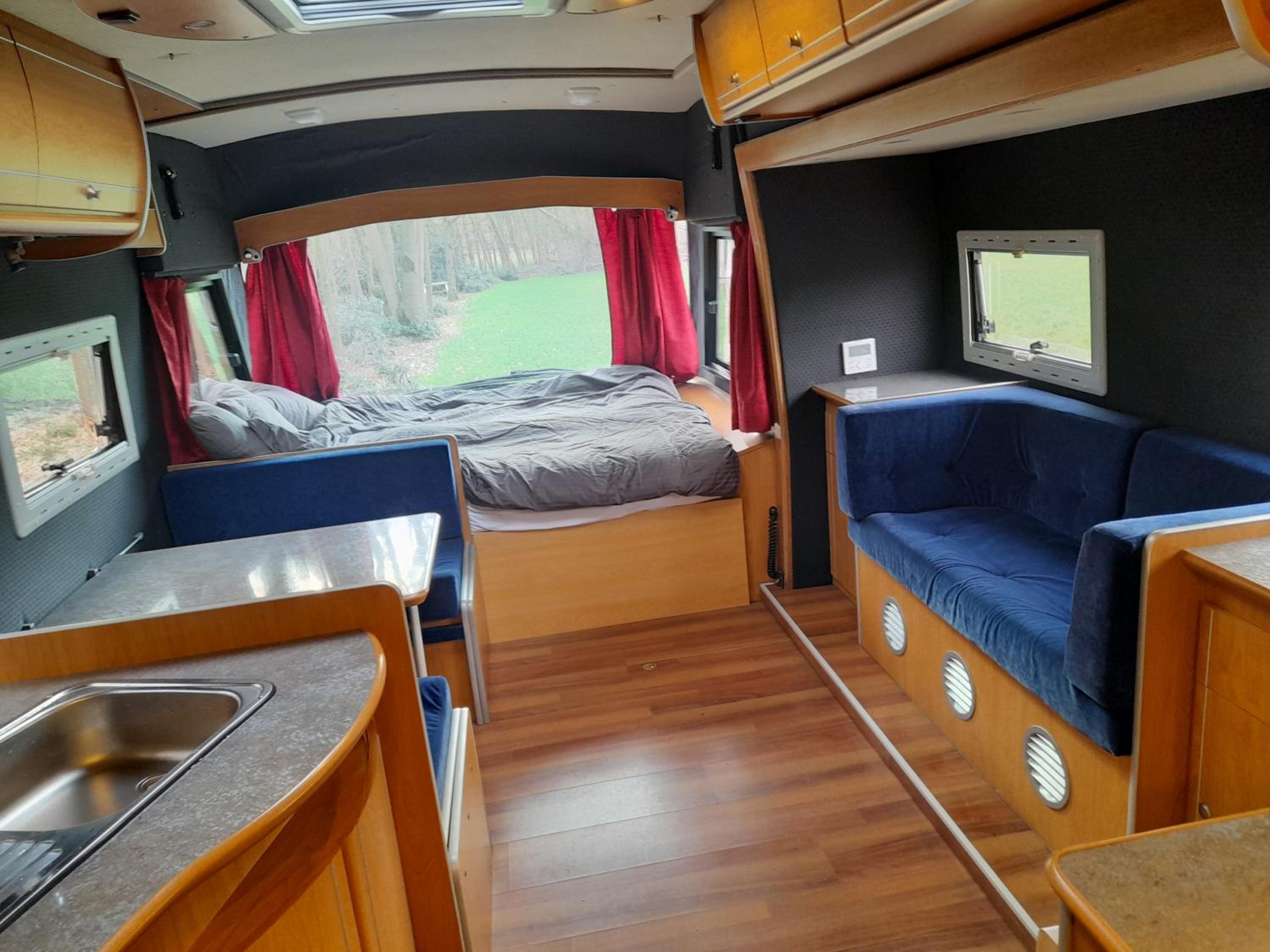 One-Bedroom House photo 1