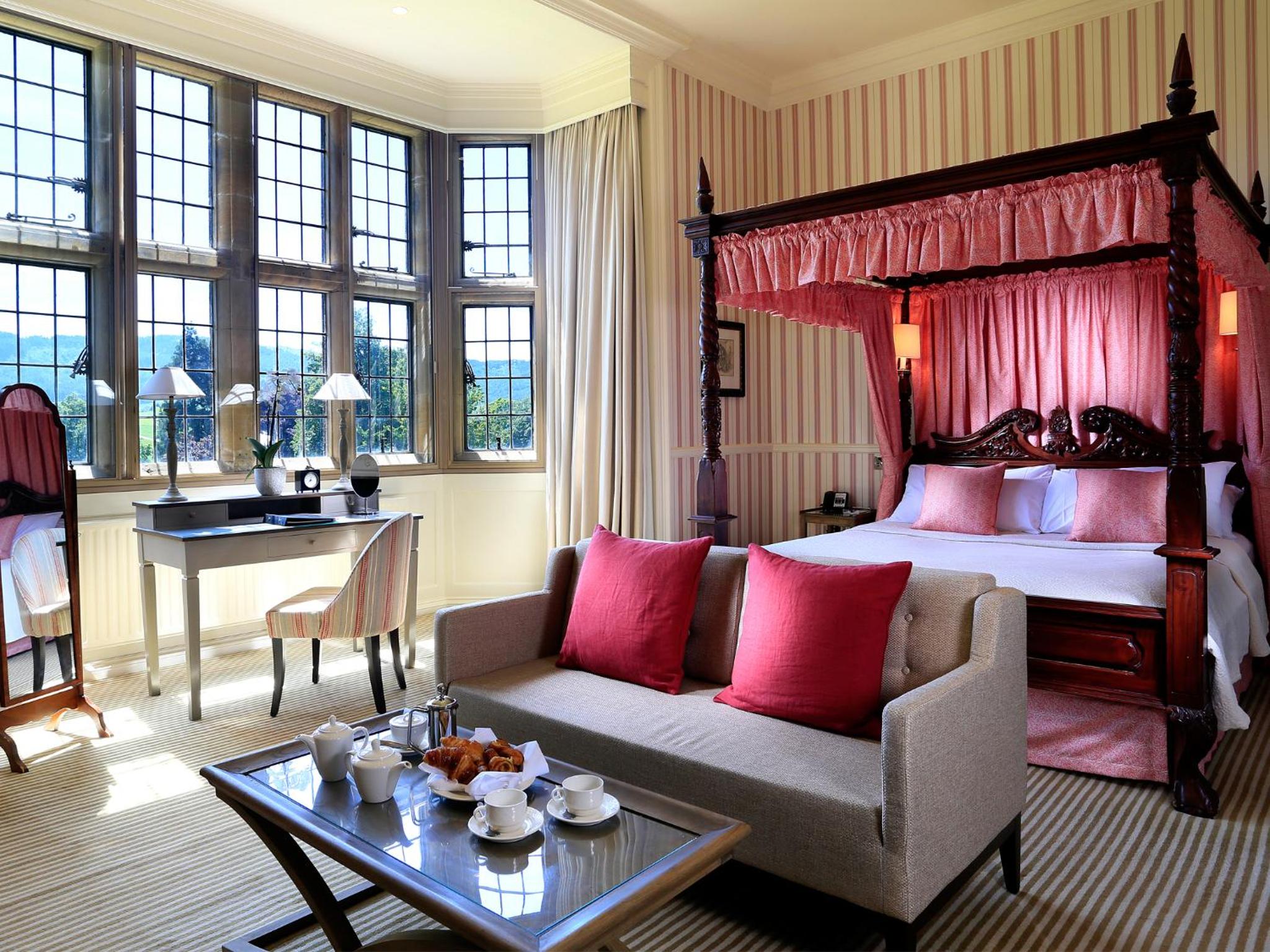 Feature Double Room With Four Poster Bed - Photo 1