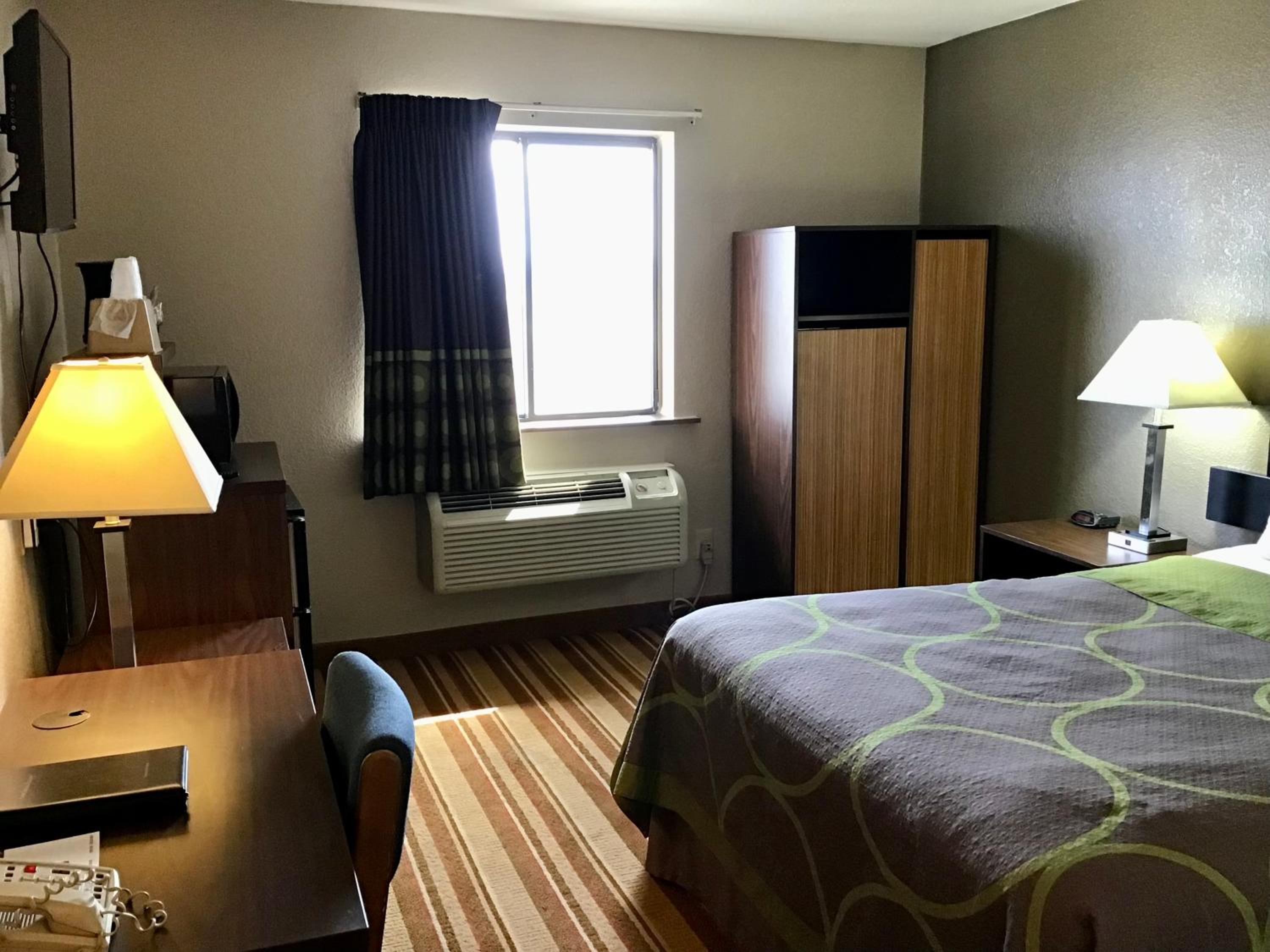 Queen Room - Mobility Access/Non-Smoking - Photo 10