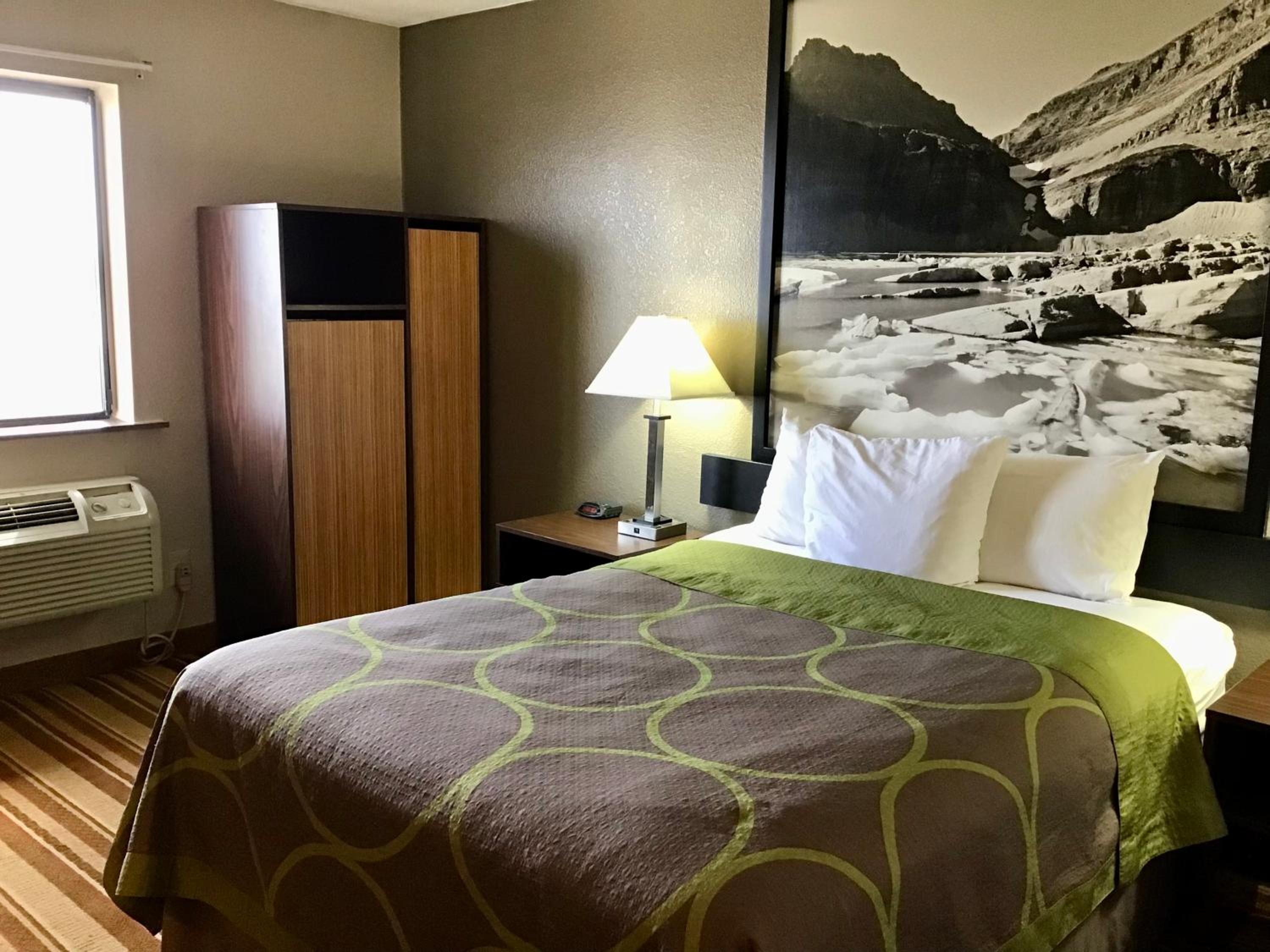 Queen Room - Mobility Access/Non-Smoking - Photo 1
