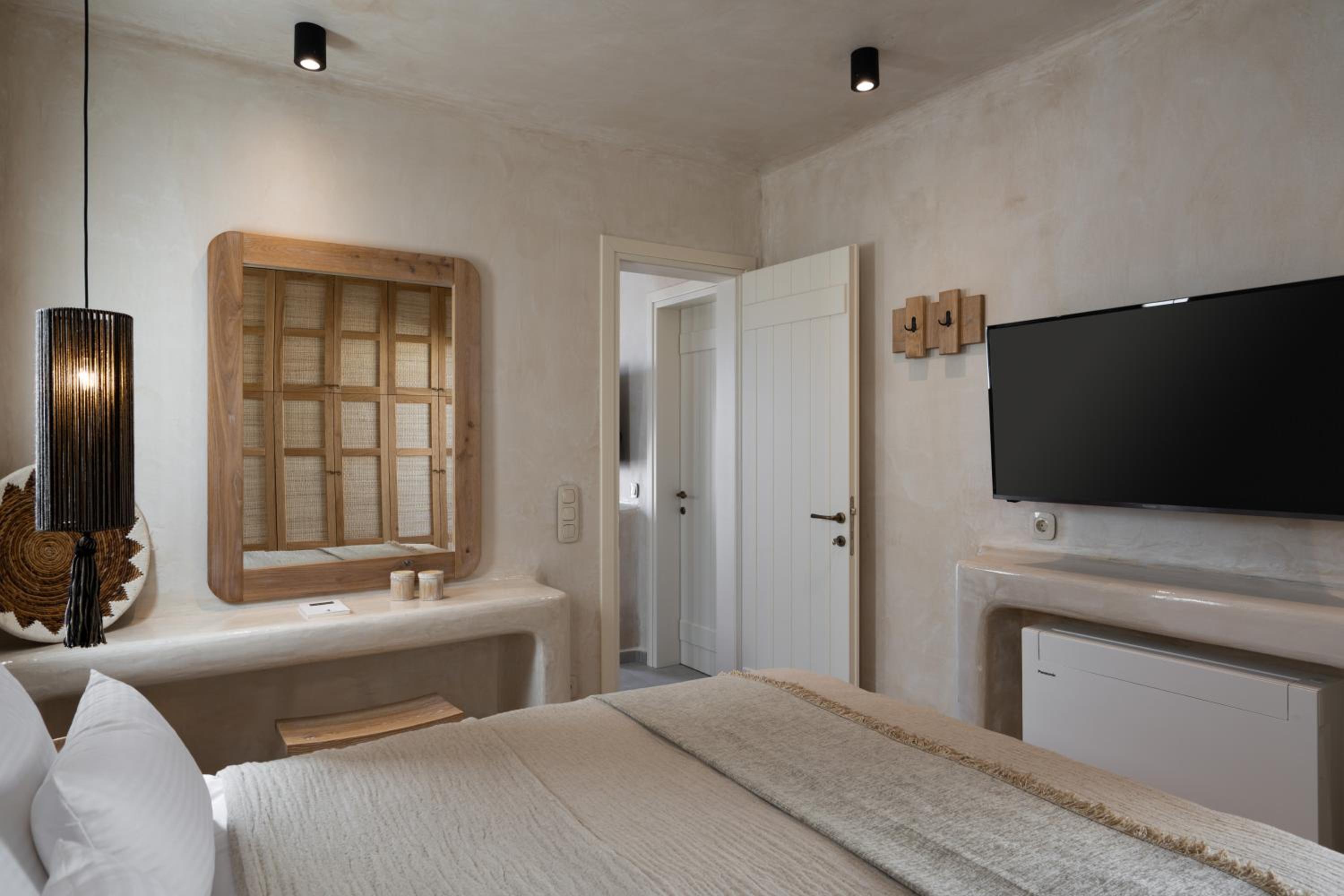 Superior Suite - Photo 3