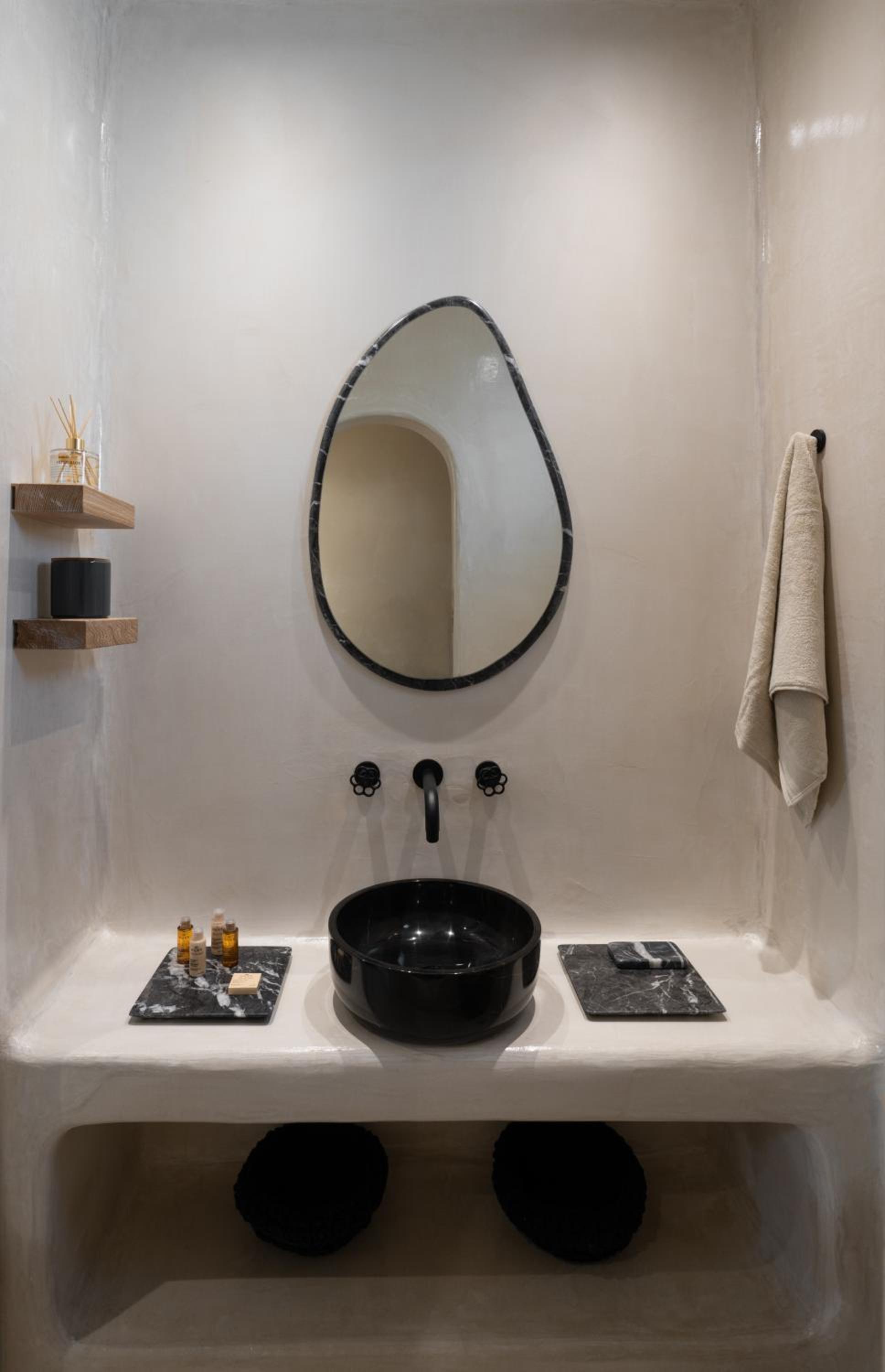 Deluxe Suite - Photo 3