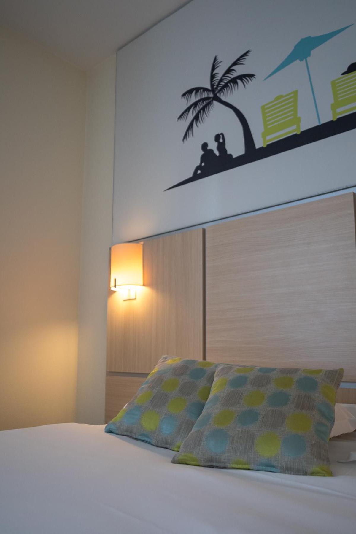 Standard Double Room - Photo 2