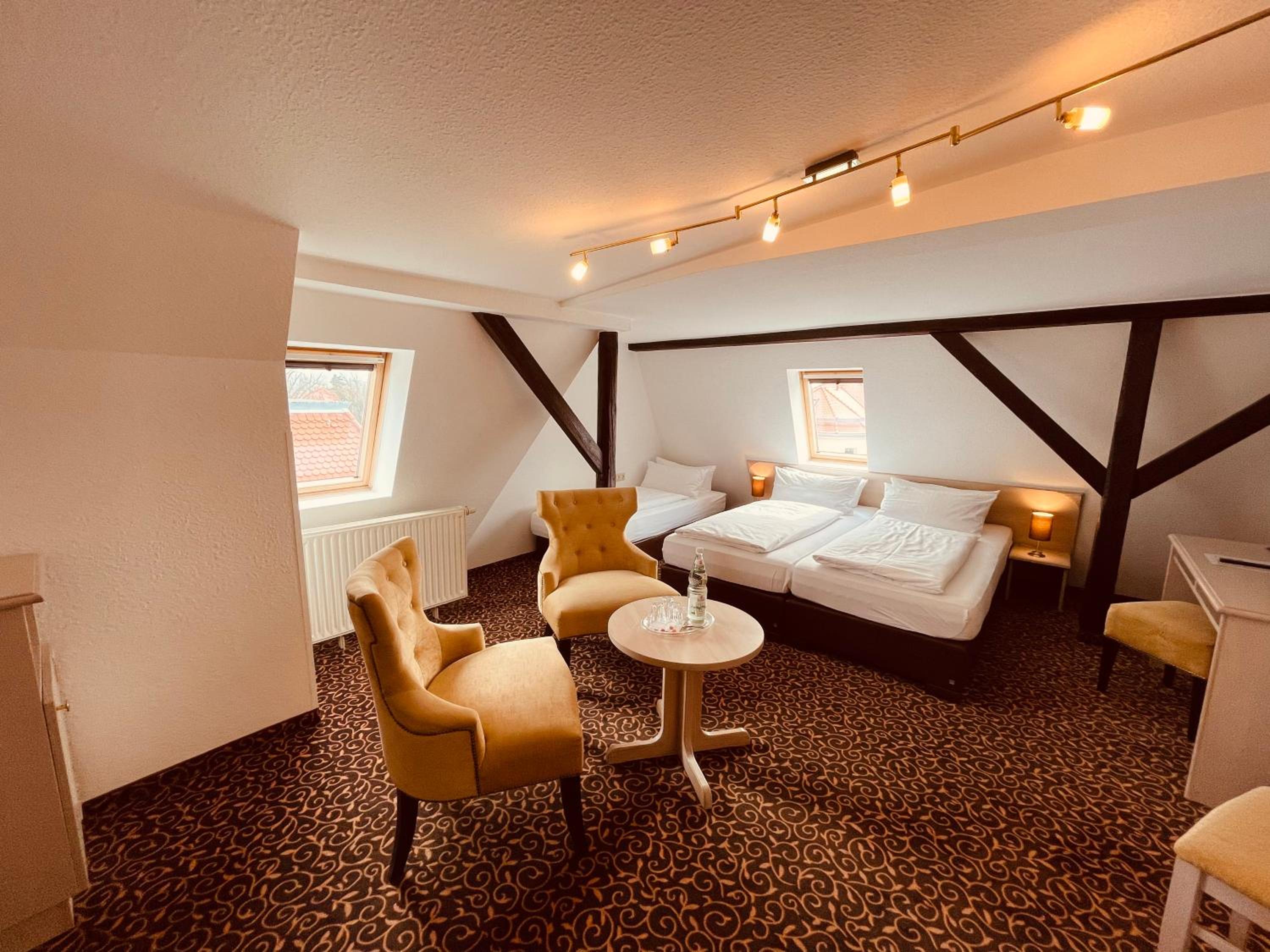 Double Room - Attic - Photo 12