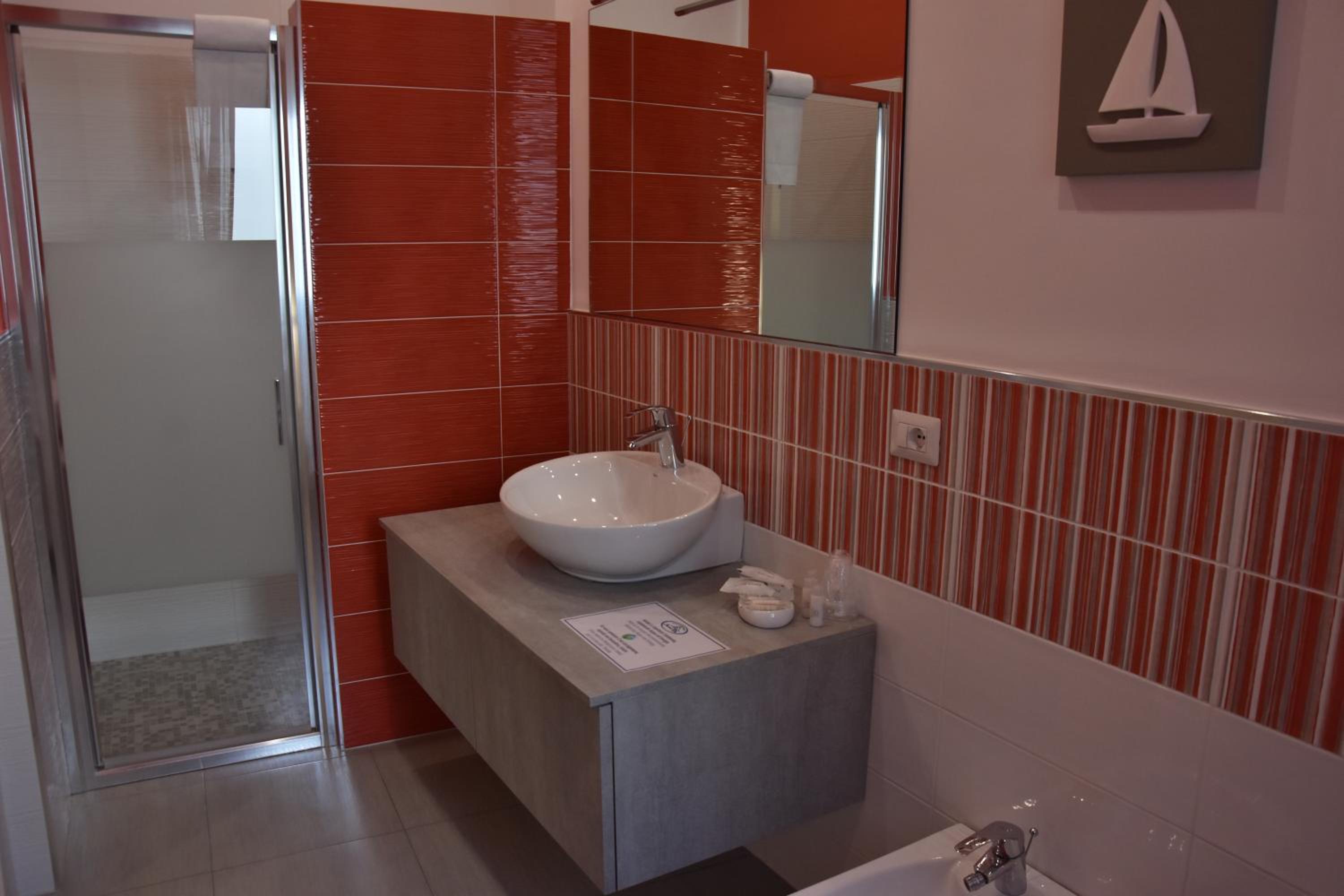 Triple Room with Private Bathroom photo 3