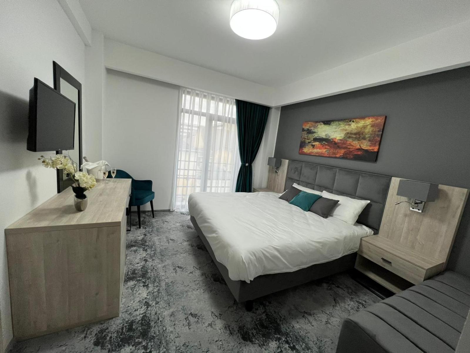 Double Room - Photo 14
