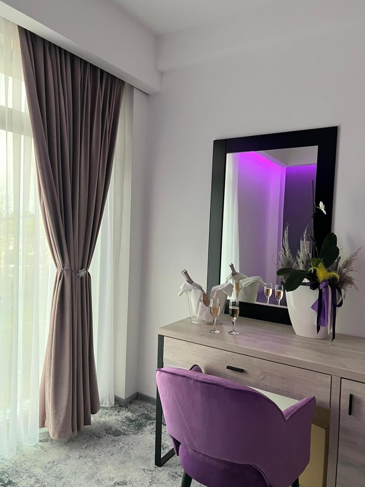 Double Room - Photo 13