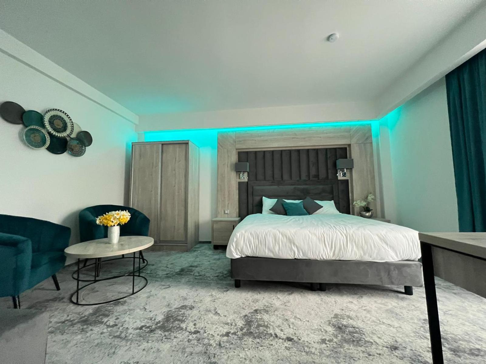 One-Bedroom Apartment - Photo 6